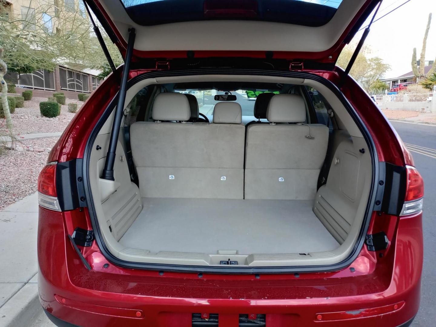 2013 /Tan and black Lincoln MKX (2LMDJ6JK8DB) with an 3.6L V6 DOHC 24V engine, 4-Speed Automatic transmission, located at 323 E Dunlap Ave., Phoenix, AZ, 85020, (602) 331-9000, 33.567677, -112.069000 - 2013 Lincoln MKX,.......EXCELLENT condition,.... Ice Cold A/C, Tan and gray interior with Tan leather seats in near perfect condition, Rear AC, New brakes, Tune up, Touch screen Stereo/CD Player, Bluetooth, Phone sync, Satellite, This suv is gorgeous inside and out, Incredible gas mileage! Arizona t - Photo#16