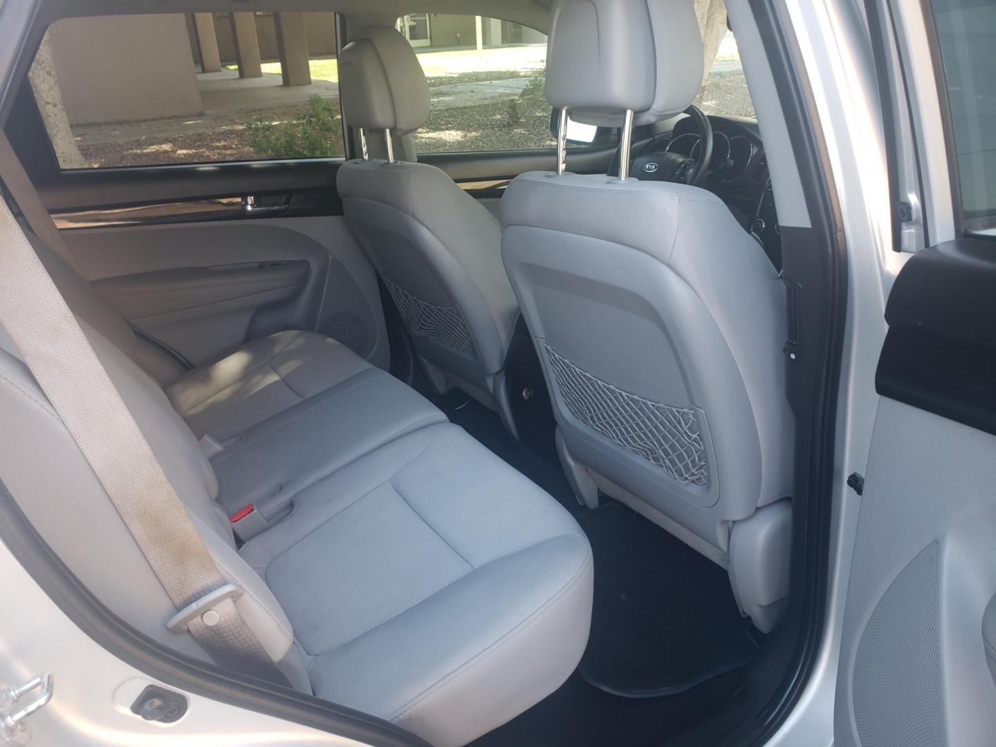 2012 /gray and black Kia Sorento lx (5XYKT3A61CG) with an 2.4L L4 DOHC 16V engine, 6-Speed Automatic transmission, located at 323 E Dunlap Ave., Phoenix, AZ, 85020, (602) 331-9000, 33.567677, -112.069000 - 2012 Kia Sorento LX,.... EXCELLENT condition, A MUST SEE!!...... Cold A/C, Stereo/CD, Satellite compatible, Bluetooth, Phone Sync, Clean Gray and Black Interior with gray cloth seats in near perfect condition, New brakes, Tune up, No accidents. The SUV is gorgeous inside and out. Incredible gas mile - Photo#15