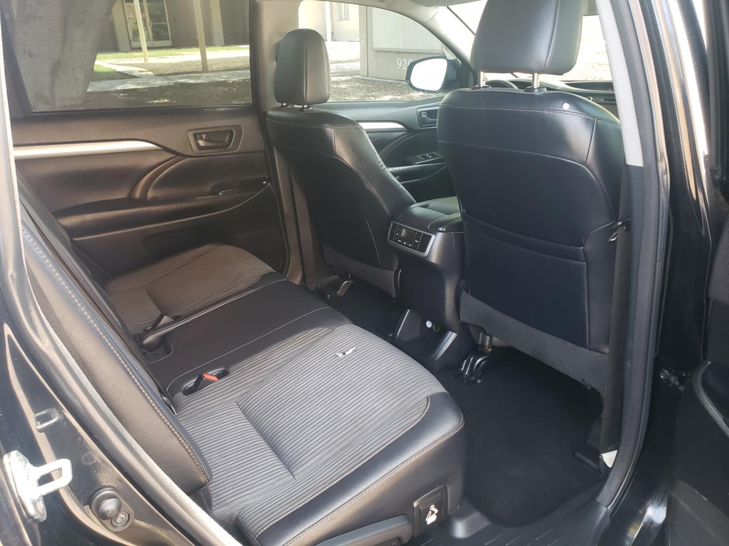 2016 black /gray and black Toyota Highlander le plus (5TDZKRFH2GS) with an 3.5L V6 DOHC 24V engine, 6-Speed Automatic transmission, located at 323 E Dunlap Ave., Phoenix, AZ, 85020, (602) 331-9000, 33.567677, -112.069000 - 2016 Toyota Highlander LE,.....A Must See!! No accidents, Ice cold AC. The SUV is gorgeous inside and out. 3RD Row seating, Rear A/C, Power windows, Power door locks, Touch screen Stereo/CD Player, Phone sync, Bluetooth, Satellite compatible, Navigation, Beautiful gray and black interior with black - Photo#14