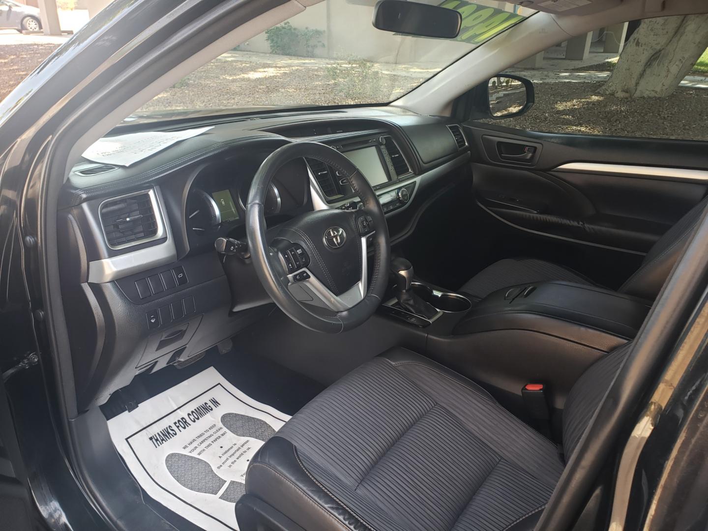 2016 black /gray and black Toyota Highlander le plus (5TDZKRFH2GS) with an 3.5L V6 DOHC 24V engine, 6-Speed Automatic transmission, located at 323 E Dunlap Ave., Phoenix, AZ, 85020, (602) 331-9000, 33.567677, -112.069000 - 2016 Toyota Highlander LE,.....A Must See!! No accidents, Ice cold AC. The SUV is gorgeous inside and out. 3RD Row seating, Rear A/C, Power windows, Power door locks, Touch screen Stereo/CD Player, Phone sync, Bluetooth, Satellite compatible, Navigation, Beautiful gray and black interior with black - Photo#8