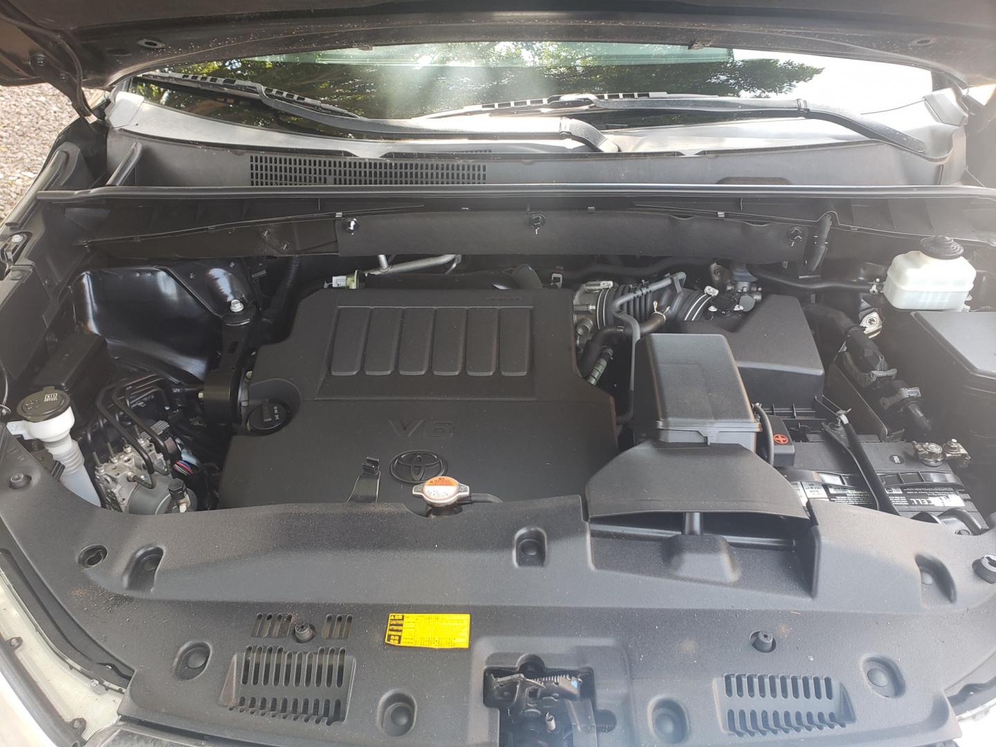 2016 black /gray and black Toyota Highlander le plus (5TDZKRFH2GS) with an 3.5L V6 DOHC 24V engine, 6-Speed Automatic transmission, located at 323 E Dunlap Ave., Phoenix, AZ, 85020, (602) 331-9000, 33.567677, -112.069000 - 2016 Toyota Highlander LE,.....A Must See!! No accidents, Ice cold AC. The SUV is gorgeous inside and out. 3RD Row seating, Rear A/C, Power windows, Power door locks, Touch screen Stereo/CD Player, Phone sync, Bluetooth, Satellite compatible, Navigation, Beautiful gray and black interior with black - Photo#17