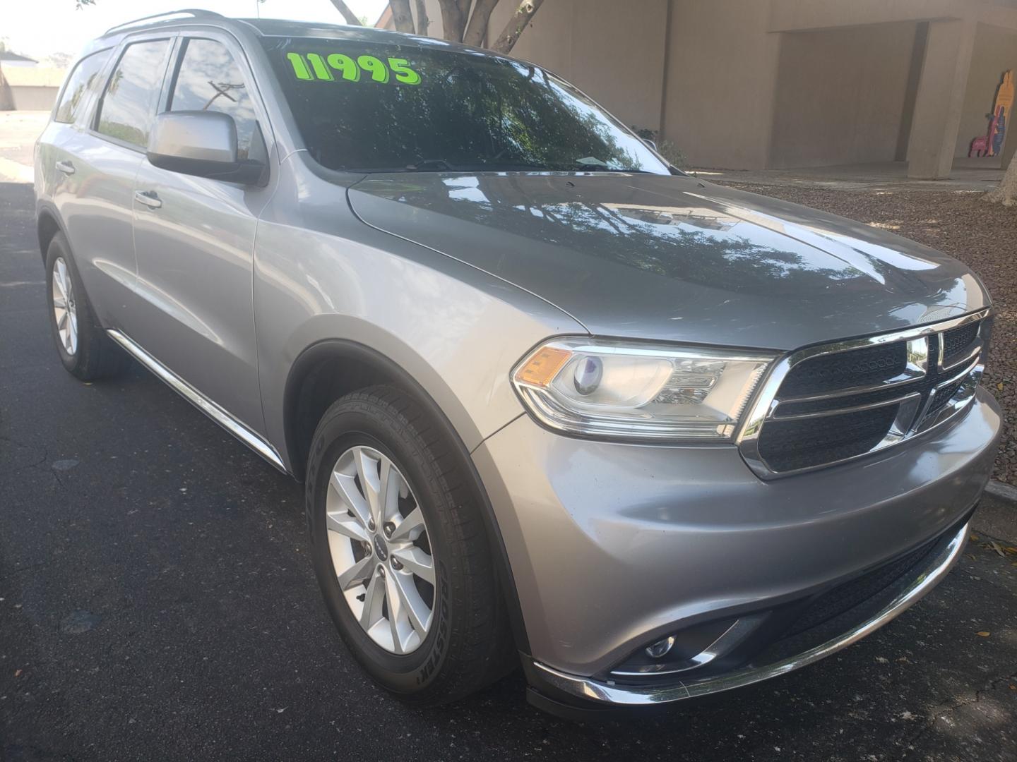 2014 /gray and black Dodge Durango sxt (1C4RDHAG7EC) with an 3.6L V6 DOHC 24V engine, 8 speed auto transmission, located at 323 E Dunlap Ave., Phoenix, AZ, 85020, (602) 331-9000, 33.567677, -112.069000 - 2014 Dodge Durango SXT,......EXCELLENT condition,......Ice Cold A/C, Clean Black and gray interior with black cloth seats in near perfect condition, 3RD row seating, Rear AC, New brakes, Tune up, Touch screen Stereo/CD Player, Bluetooth, Phone sync, Satellite compatible, Backup camera, This suv is g - Photo#2