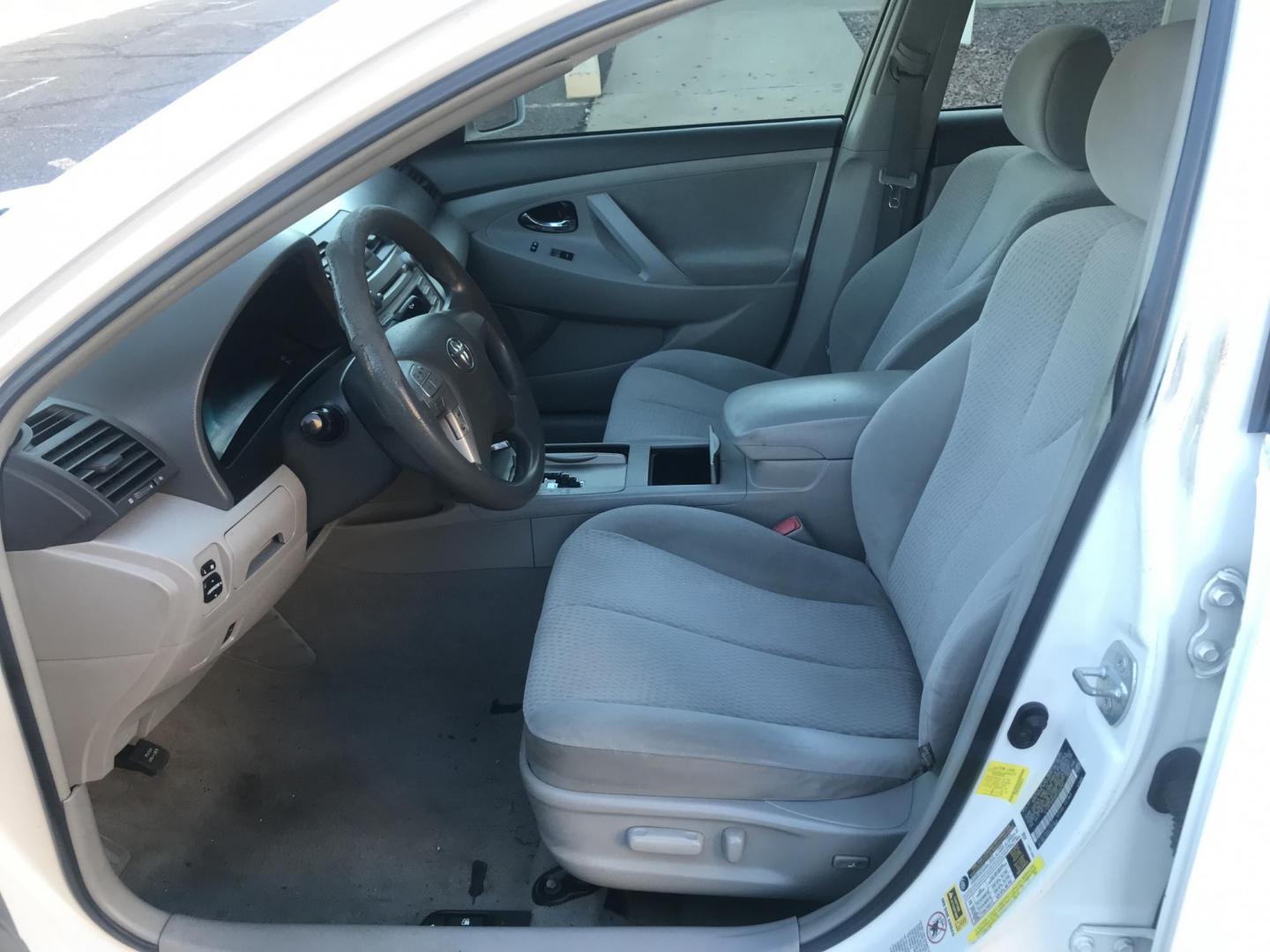 2011 WHITE /gray Toyota Camry Base 6-Spd AT (4T4BF3EK6BR) with an 2.5L L4 DOHC 16V engine, 6-Speed Automatic transmission, located at 323 E Dunlap Ave., Phoenix, AZ, 85020, (602) 331-9000, 33.567677, -112.069000 - 2011 Toyota Camry Base 6-Spd AT,......A Must See!!..... No accidents,..... Ice cold AC. The car is gorgeous inside and out. Power windows, Power door locks, Stereo/CD Player, Phone sync, Bluetooth, Beautiful gray interior with Gray cloth seats in near perfect condition, Incredible gas mileage! Clean - Photo#12