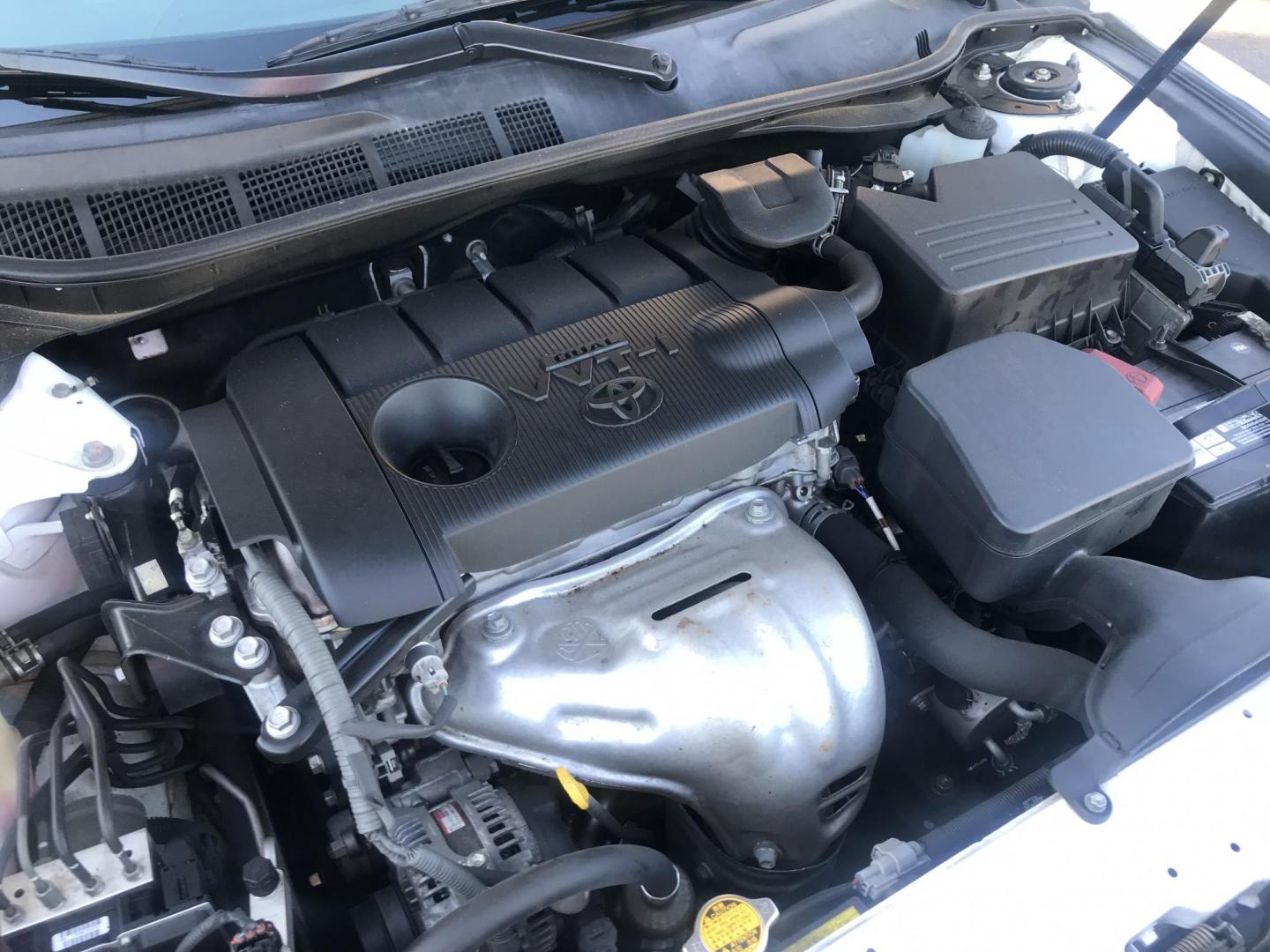 2011 WHITE /gray Toyota Camry Base 6-Spd AT (4T4BF3EK6BR) with an 2.5L L4 DOHC 16V engine, 6-Speed Automatic transmission, located at 323 E Dunlap Ave., Phoenix, AZ, 85020, (602) 331-9000, 33.567677, -112.069000 - 2011 Toyota Camry Base 6-Spd AT,......A Must See!!..... No accidents,..... Ice cold AC. The car is gorgeous inside and out. Power windows, Power door locks, Stereo/CD Player, Phone sync, Bluetooth, Beautiful gray interior with Gray cloth seats in near perfect condition, Incredible gas mileage! Clean - Photo#13