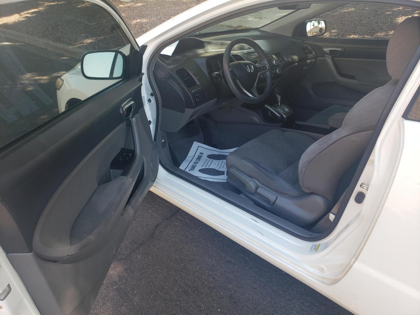 2010 Honda Civic LX Coupe 5-Speed AT (2HGFG1B6XAH) with an 1.8L L4 SOHC 16V engine, 5-Speed Automatic transmission, located at 323 E Dunlap Ave., Phoenix, AZ, 85020, (602) 331-9000, 33.567677, -112.069000 - Photo#8