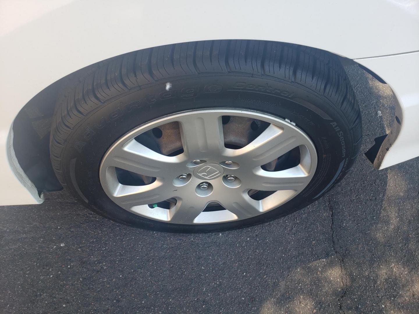 2010 Honda Civic LX Coupe 5-Speed AT (2HGFG1B6XAH) with an 1.8L L4 SOHC 16V engine, 5-Speed Automatic transmission, located at 323 E Dunlap Ave., Phoenix, AZ, 85020, (602) 331-9000, 33.567677, -112.069000 - Photo#16