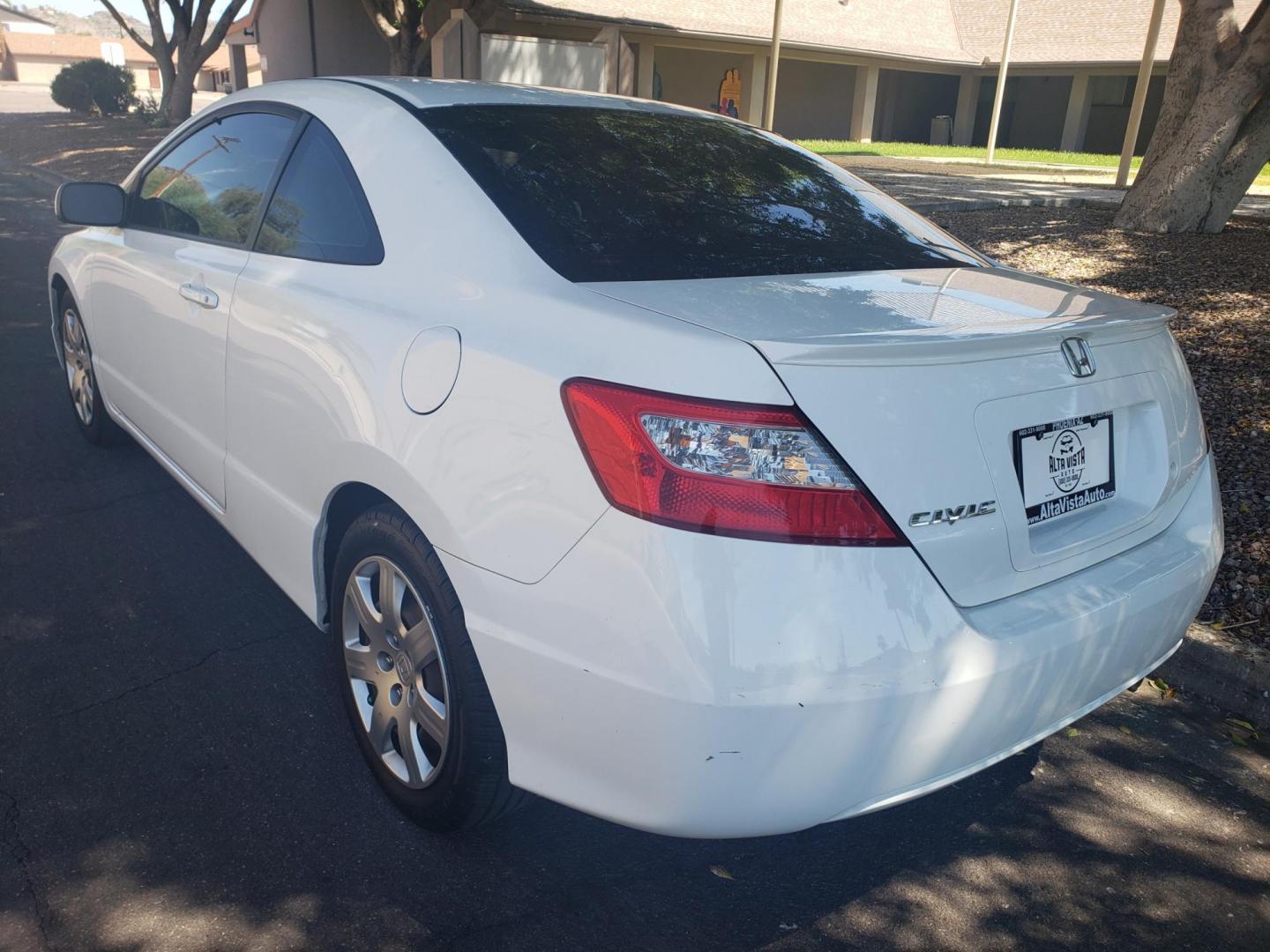 2010 Honda Civic LX Coupe 5-Speed AT (2HGFG1B6XAH) with an 1.8L L4 SOHC 16V engine, 5-Speed Automatic transmission, located at 323 E Dunlap Ave., Phoenix, AZ, 85020, (602) 331-9000, 33.567677, -112.069000 - Photo#5