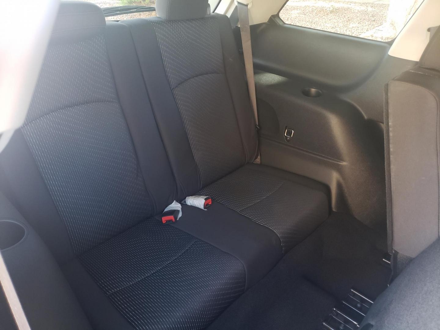 2017 /gray and black Dodge Journey SE (3C4PDCAB5HT) with an 2.4L L4 DOHC 16V engine, 4A transmission, located at 323 E Dunlap Ave., Phoenix, AZ, 85020, (602) 331-9000, 33.567677, -112.069000 - Photo#16