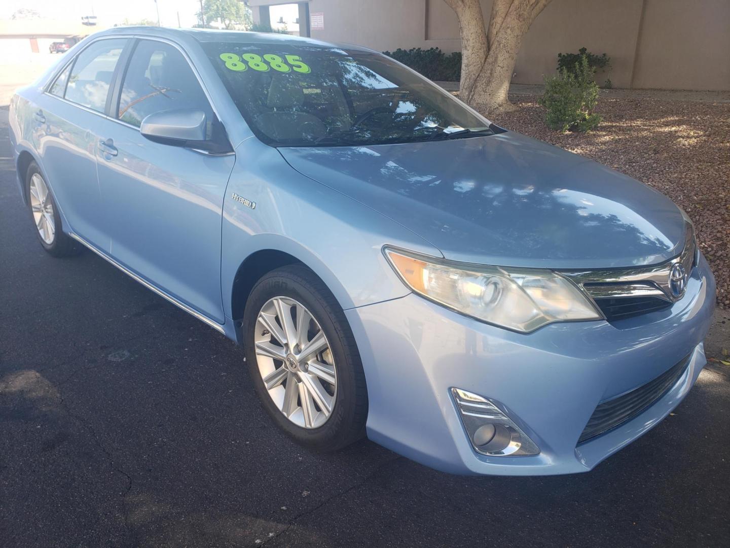 2012 /gray and black Toyota Camry Hybrid LE (4T1BD1FK4CU) with an 2.5L L4 DOHC 16V HYBRID engine, Continuously Variable Transmission transmission, located at 323 E Dunlap Ave., Phoenix, AZ, 85020, (602) 331-9000, 33.567677, -112.069000 - Photo#2