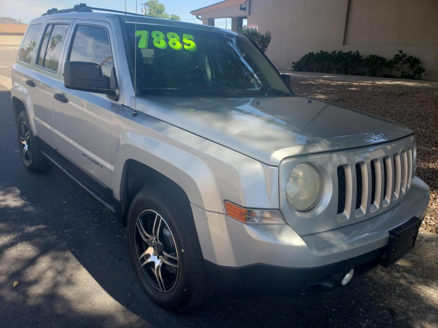 2014 /gray and black Jeep Patriot Sport 2WD (1C4NJPBA9ED) with an 2.0L L4 DOHC 16V engine, automatic transmission, located at 323 E Dunlap Ave., Phoenix, AZ, 85020, (602) 331-9000, 33.567677, -112.069000 - 2014 Jeep Patriot Sport 2WD,......EXCELLENT condition, A Real Must See!!.... No accidents, Power everything, Stereo/cd player, Ice cold ac, Clean gray and Black interior with black cloth seats in near perfect condition, power windows, power door locks, clean Arizona title, Runs and Drives Excellent. - Photo#2