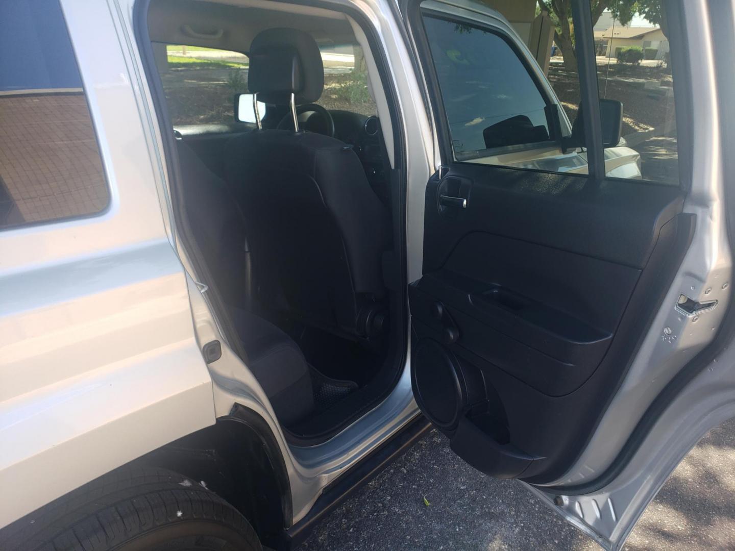 2014 /gray and black Jeep Patriot Sport 2WD (1C4NJPBA9ED) with an 2.0L L4 DOHC 16V engine, automatic transmission, located at 323 E Dunlap Ave., Phoenix, AZ, 85020, (602) 331-9000, 33.567677, -112.069000 - 2014 Jeep Patriot Sport 2WD,......EXCELLENT condition, A Real Must See!!.... No accidents, Power everything, Stereo/cd player, Ice cold ac, Clean gray and Black interior with black cloth seats in near perfect condition, power windows, power door locks, clean Arizona title, Runs and Drives Excellent. - Photo#14