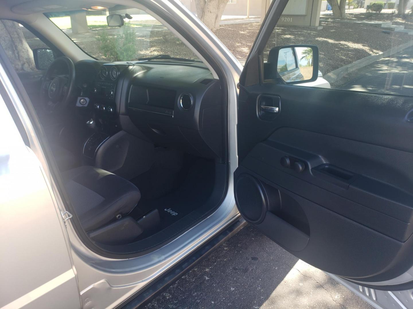 2014 /gray and black Jeep Patriot Sport 2WD (1C4NJPBA9ED) with an 2.0L L4 DOHC 16V engine, automatic transmission, located at 323 E Dunlap Ave., Phoenix, AZ, 85020, (602) 331-9000, 33.567677, -112.069000 - 2014 Jeep Patriot Sport 2WD,......EXCELLENT condition, A Real Must See!!.... No accidents, Power everything, Stereo/cd player, Ice cold ac, Clean gray and Black interior with black cloth seats in near perfect condition, power windows, power door locks, clean Arizona title, Runs and Drives Excellent. - Photo#12