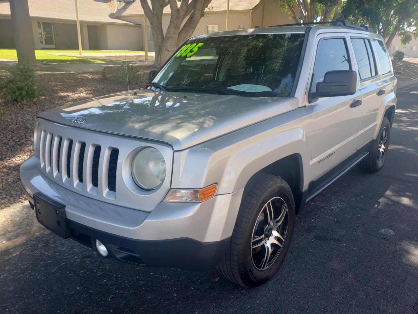 2014 /gray and black Jeep Patriot Sport 2WD (1C4NJPBA9ED) with an 2.0L L4 DOHC 16V engine, automatic transmission, located at 323 E Dunlap Ave., Phoenix, AZ, 85020, (602) 331-9000, 33.567677, -112.069000 - 2014 Jeep Patriot Sport 2WD,......EXCELLENT condition, A Real Must See!!.... No accidents, Power everything, Stereo/cd player, Ice cold ac, Clean gray and Black interior with black cloth seats in near perfect condition, power windows, power door locks, clean Arizona title, Runs and Drives Excellent. - Photo#0