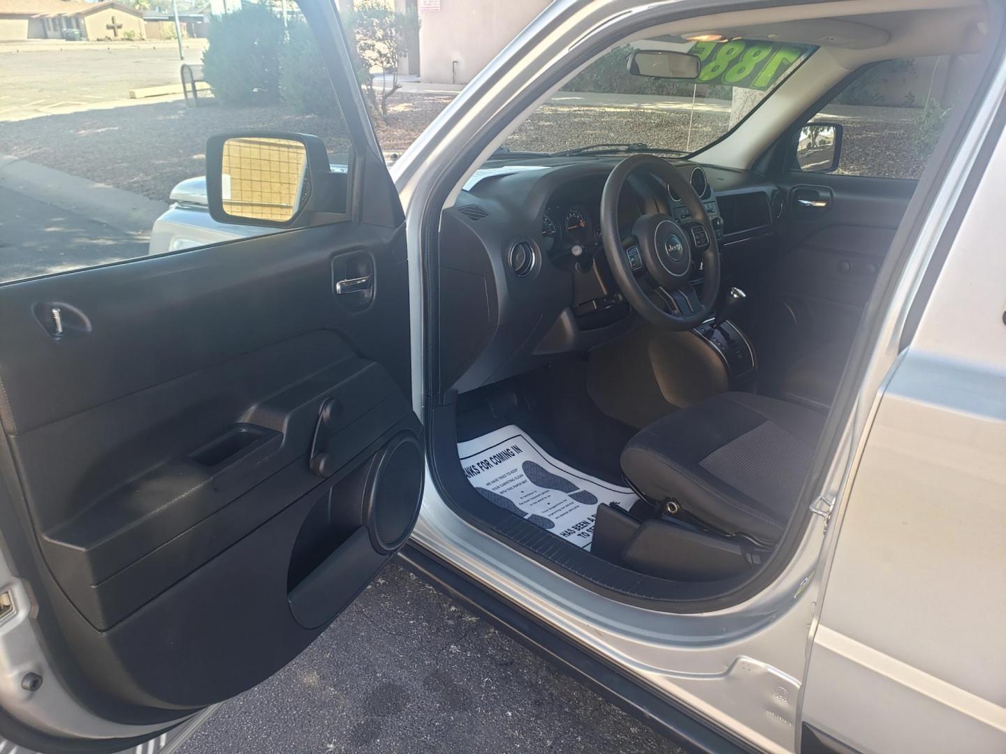 2014 /gray and black Jeep Patriot Sport 2WD (1C4NJPBA9ED) with an 2.0L L4 DOHC 16V engine, automatic transmission, located at 323 E Dunlap Ave., Phoenix, AZ, 85020, (602) 331-9000, 33.567677, -112.069000 - 2014 Jeep Patriot Sport 2WD,......EXCELLENT condition, A Real Must See!!.... No accidents, Power everything, Stereo/cd player, Ice cold ac, Clean gray and Black interior with black cloth seats in near perfect condition, power windows, power door locks, clean Arizona title, Runs and Drives Excellent. - Photo#8