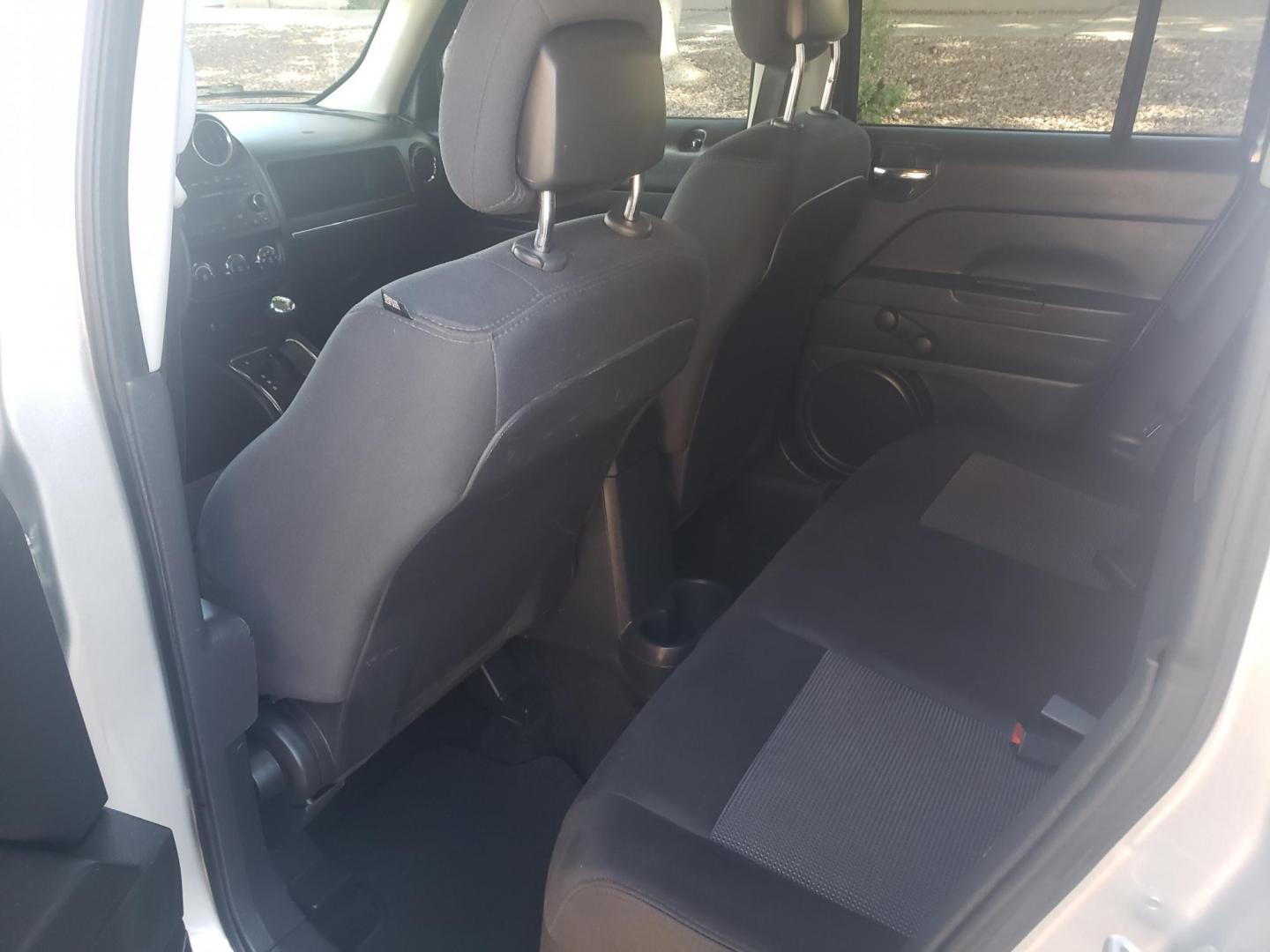 2014 /gray and black Jeep Patriot Sport 2WD (1C4NJPBA9ED) with an 2.0L L4 DOHC 16V engine, automatic transmission, located at 323 E Dunlap Ave., Phoenix, AZ, 85020, (602) 331-9000, 33.567677, -112.069000 - 2014 Jeep Patriot Sport 2WD,......EXCELLENT condition, A Real Must See!!.... No accidents, Power everything, Stereo/cd player, Ice cold ac, Clean gray and Black interior with black cloth seats in near perfect condition, power windows, power door locks, clean Arizona title, Runs and Drives Excellent. - Photo#11