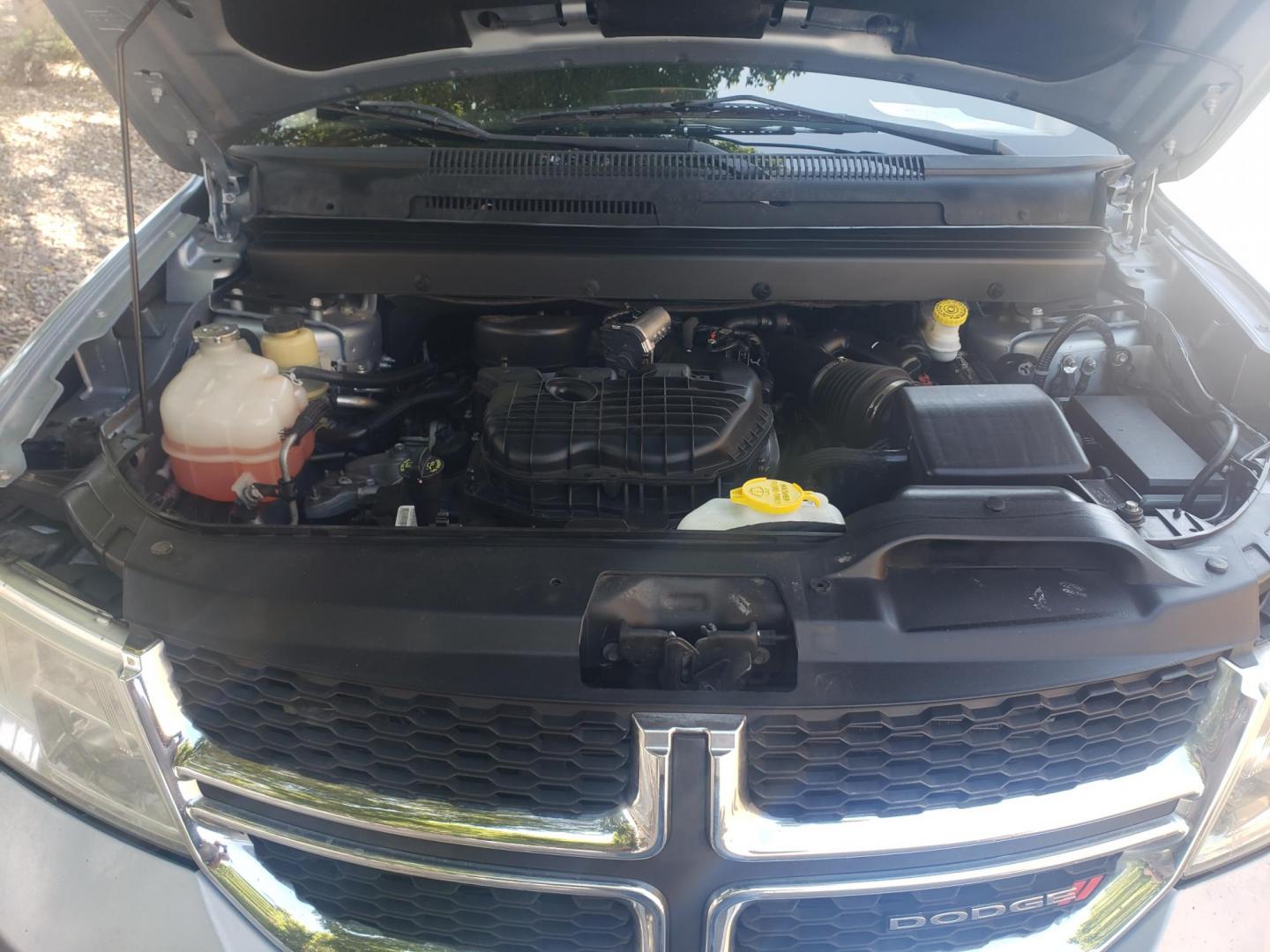 2013 /gray and black Dodge Journey SXT (3C4PDCBG6DT) with an 3.6L V6 DOHC 24V engine, 6-Speed Automatic transmission, located at 323 E Dunlap Ave., Phoenix, AZ, 85020, (602) 331-9000, 33.567677, -112.069000 - Photo#19