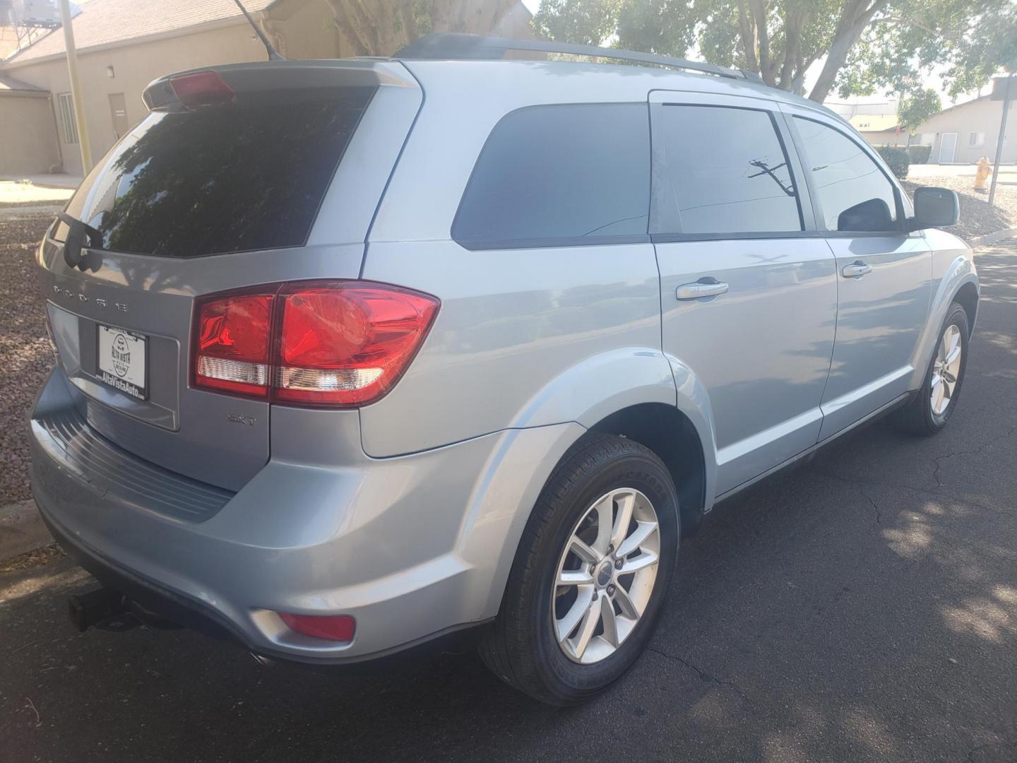 2013 /gray and black Dodge Journey SXT (3C4PDCBG6DT) with an 3.6L V6 DOHC 24V engine, 6-Speed Automatic transmission, located at 323 E Dunlap Ave., Phoenix, AZ, 85020, (602) 331-9000, 33.567677, -112.069000 - Photo#3