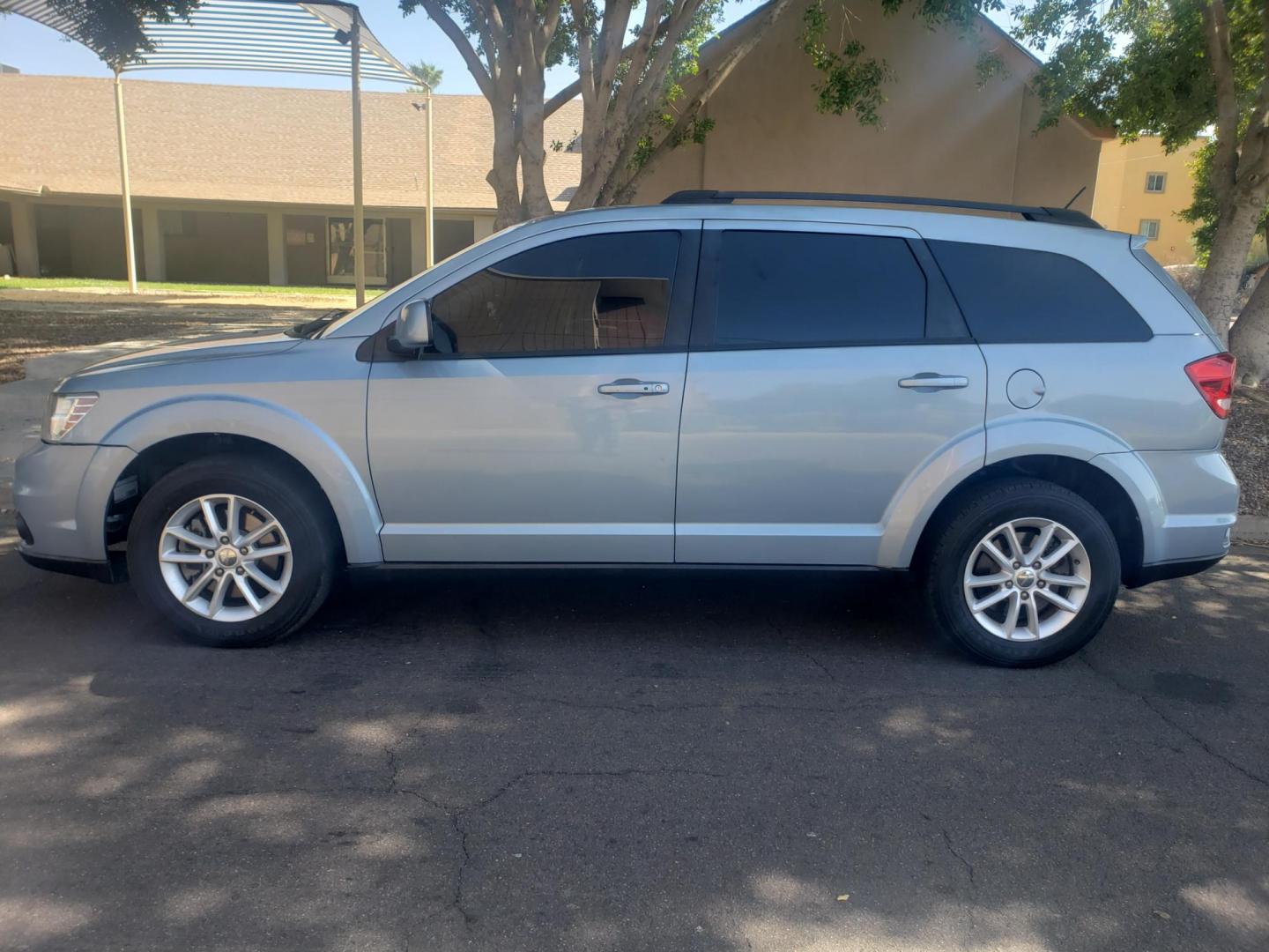 2013 /gray and black Dodge Journey SXT (3C4PDCBG6DT) with an 3.6L V6 DOHC 24V engine, 6-Speed Automatic transmission, located at 323 E Dunlap Ave., Phoenix, AZ, 85020, (602) 331-9000, 33.567677, -112.069000 - Photo#6