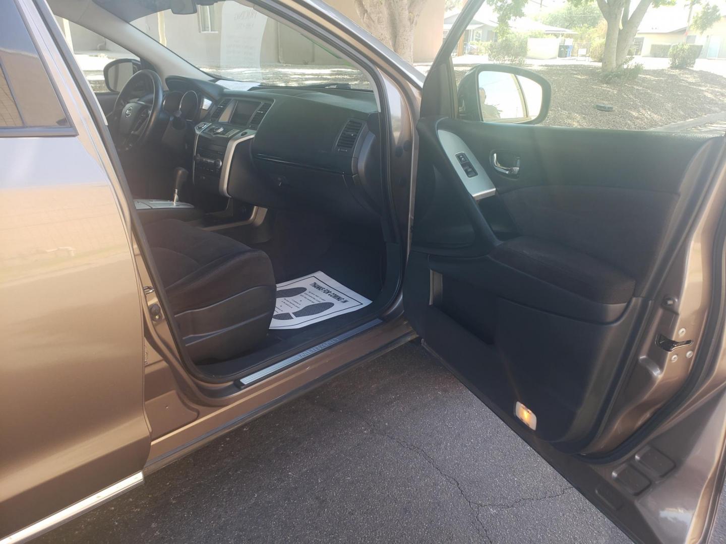 2014 /gray and black Nissan Murano SL AWD (JN8AZ1MW1EW) with an 3.5L V6 DOHC 24V engine, Continuously Variable Transmission transmission, located at 323 E Dunlap Ave., Phoenix, AZ, 85020, (602) 331-9000, 33.567677, -112.069000 - 2014 Nissan Murano SL AWD,……..EXCELLENT condition,......Ice Cold A/C, Clean Black and gray interior with black cloth seats in near perfect condition, New brakes, Tune up, Stereo/CD Player, Bluetooth, Phone sync, This suv is gorgeous inside and out, Incredible gas mileage! Arizona title , Runs a - Photo#12