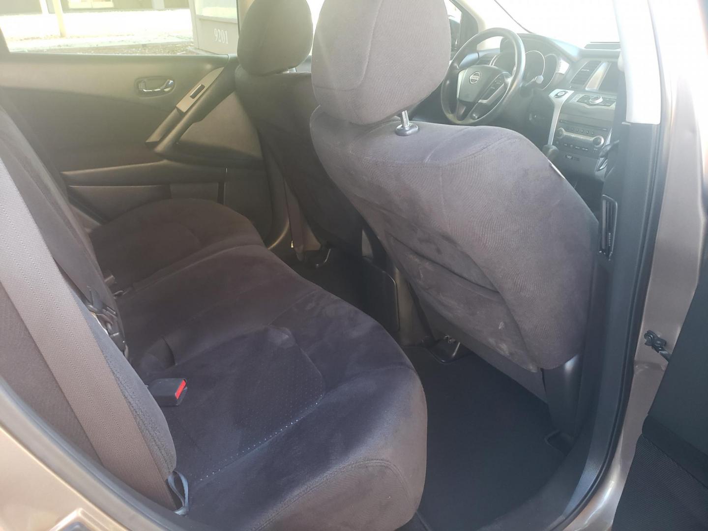 2014 /gray and black Nissan Murano SL AWD (JN8AZ1MW1EW) with an 3.5L V6 DOHC 24V engine, Continuously Variable Transmission transmission, located at 323 E Dunlap Ave., Phoenix, AZ, 85020, (602) 331-9000, 33.567677, -112.069000 - 2014 Nissan Murano SL AWD,……..EXCELLENT condition,......Ice Cold A/C, Clean Black and gray interior with black cloth seats in near perfect condition, New brakes, Tune up, Stereo/CD Player, Bluetooth, Phone sync, This suv is gorgeous inside and out, Incredible gas mileage! Arizona title , Runs a - Photo#15