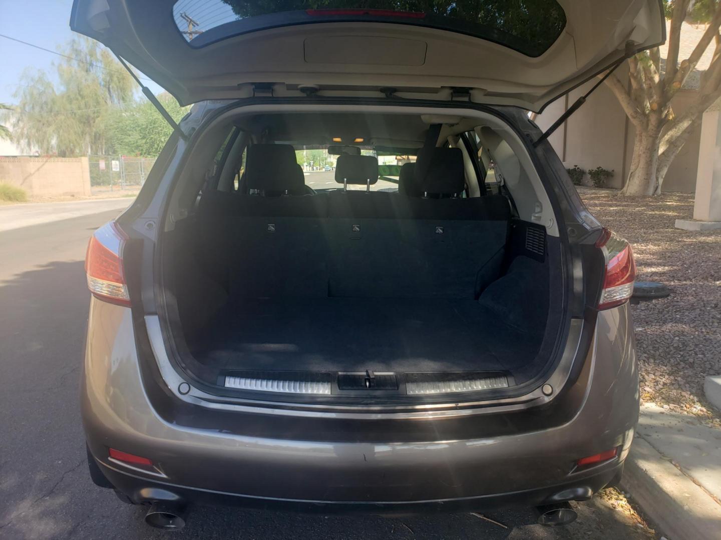 2014 /gray and black Nissan Murano SL AWD (JN8AZ1MW1EW) with an 3.5L V6 DOHC 24V engine, Continuously Variable Transmission transmission, located at 323 E Dunlap Ave., Phoenix, AZ, 85020, (602) 331-9000, 33.567677, -112.069000 - 2014 Nissan Murano SL AWD,……..EXCELLENT condition,......Ice Cold A/C, Clean Black and gray interior with black cloth seats in near perfect condition, New brakes, Tune up, Stereo/CD Player, Bluetooth, Phone sync, This suv is gorgeous inside and out, Incredible gas mileage! Arizona title , Runs a - Photo#16