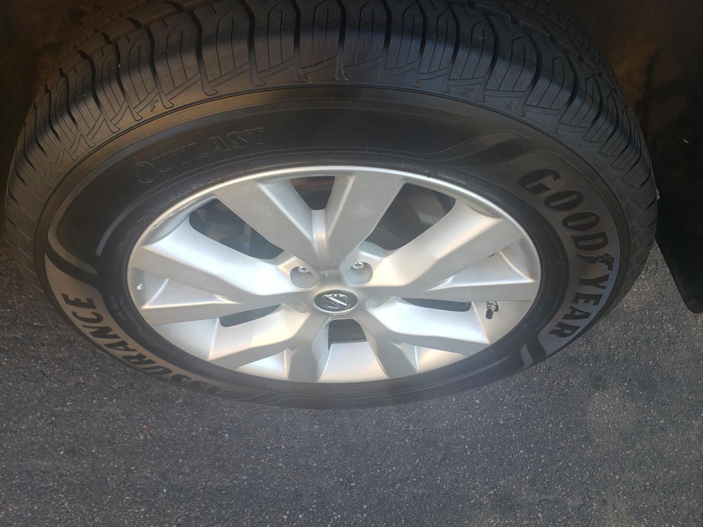 2014 /gray and black Nissan Murano SL AWD (JN8AZ1MW1EW) with an 3.5L V6 DOHC 24V engine, Continuously Variable Transmission transmission, located at 323 E Dunlap Ave., Phoenix, AZ, 85020, (602) 331-9000, 33.567677, -112.069000 - 2014 Nissan Murano SL AWD,……..EXCELLENT condition,......Ice Cold A/C, Clean Black and gray interior with black cloth seats in near perfect condition, New brakes, Tune up, Stereo/CD Player, Bluetooth, Phone sync, This suv is gorgeous inside and out, Incredible gas mileage! Arizona title , Runs a - Photo#18