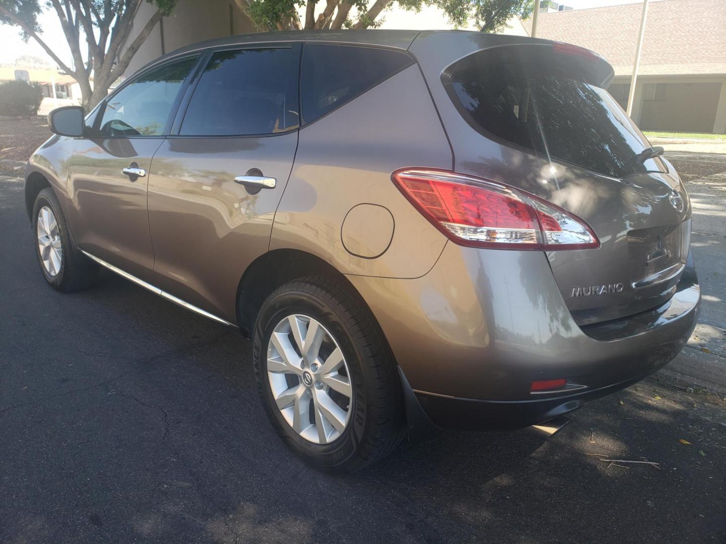 2014 /gray and black Nissan Murano SL AWD (JN8AZ1MW1EW) with an 3.5L V6 DOHC 24V engine, Continuously Variable Transmission transmission, located at 323 E Dunlap Ave., Phoenix, AZ, 85020, (602) 331-9000, 33.567677, -112.069000 - 2014 Nissan Murano SL AWD,……..EXCELLENT condition,......Ice Cold A/C, Clean Black and gray interior with black cloth seats in near perfect condition, New brakes, Tune up, Stereo/CD Player, Bluetooth, Phone sync, This suv is gorgeous inside and out, Incredible gas mileage! Arizona title , Runs a - Photo#5