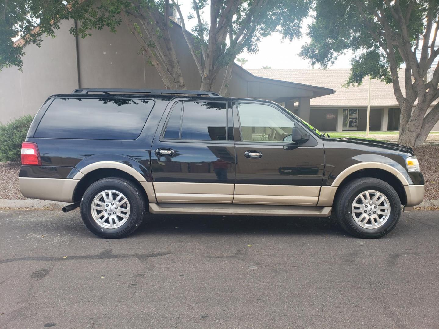 2014 black /tan Ford Expedition EL King Ranch 4WD (1FMJK1J56EE) with an 5.4L V8 SOHC 16V FFV engine, 6-Speed Automatic transmission, located at 323 E Dunlap Ave., Phoenix, AZ, 85020, (602) 331-9000, 33.567677, -112.069000 - Photo#3