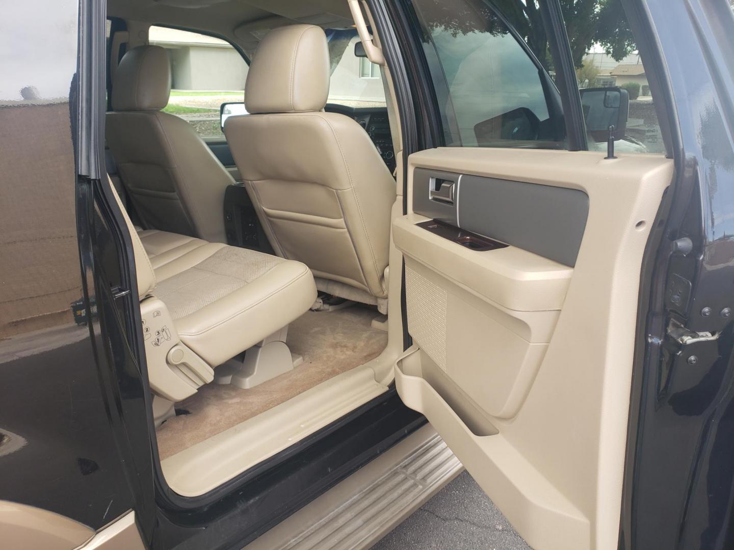 2014 black /tan Ford Expedition EL King Ranch 4WD (1FMJK1J56EE) with an 5.4L V8 SOHC 16V FFV engine, 6-Speed Automatic transmission, located at 323 E Dunlap Ave., Phoenix, AZ, 85020, (602) 331-9000, 33.567677, -112.069000 - Photo#14