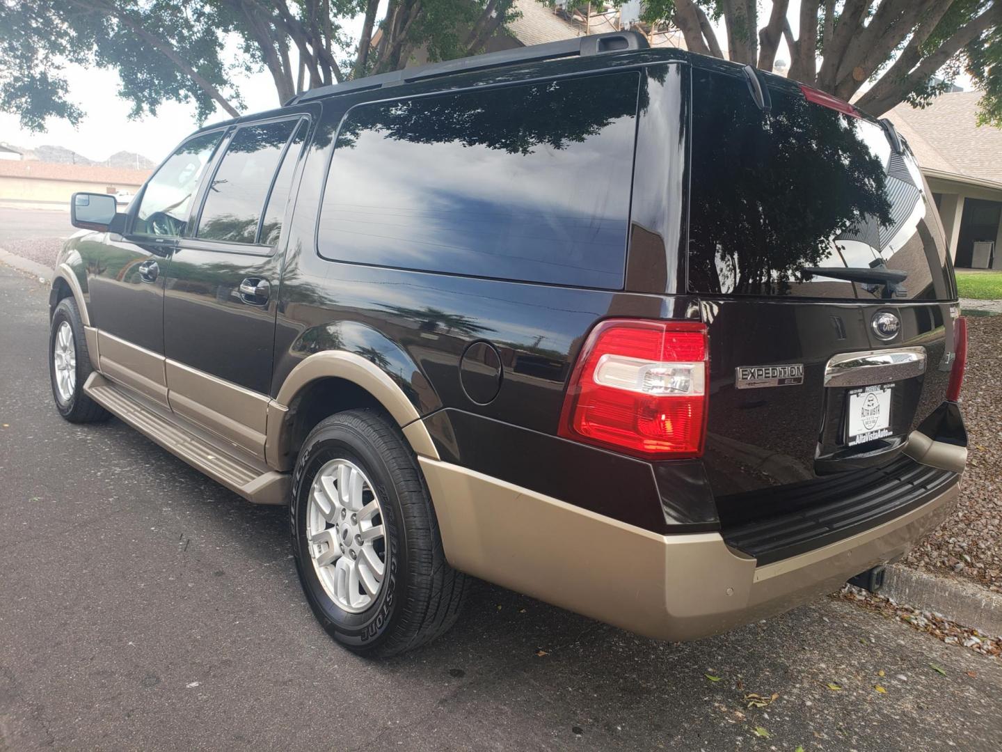 2014 black /tan Ford Expedition EL King Ranch 4WD (1FMJK1J56EE) with an 5.4L V8 SOHC 16V FFV engine, 6-Speed Automatic transmission, located at 323 E Dunlap Ave., Phoenix, AZ, 85020, (602) 331-9000, 33.567677, -112.069000 - Photo#4