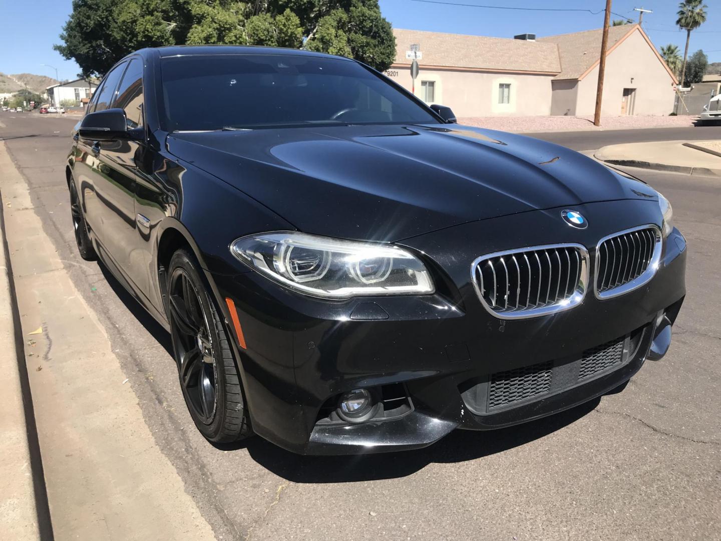 2014 black /black BMW 5-Series 535i xDrive (WBA5B3C58ED) with an 3.0L L6 DOHC 24V engine, 8-Speed Automatic transmission, located at 323 E Dunlap Ave., Phoenix, AZ, 85020, (602) 331-9000, 33.567677, -112.069000 - 2014 BMW 5-Series 535i X Drive,......A True Must See!!.... No accidents, Ice Cold AC, The car is gorgeous inside and out, power windows, power door locks, Gorgeous tinted sunroof, Stereo/Cd Player, Navigation, Phone sync, Bluetooth, Satellite radio compatible, Backup camera, Clean Black Interior wit - Photo#4