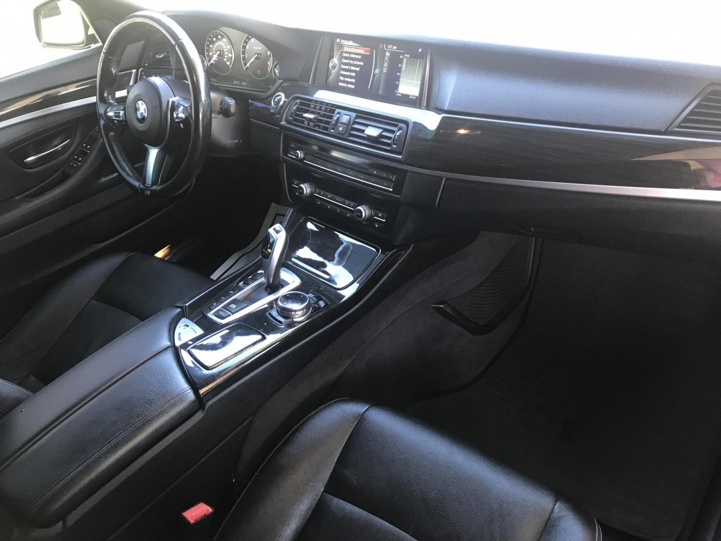 2014 black /black BMW 5-Series 535i xDrive (WBA5B3C58ED) with an 3.0L L6 DOHC 24V engine, 8-Speed Automatic transmission, located at 323 E Dunlap Ave., Phoenix, AZ, 85020, (602) 331-9000, 33.567677, -112.069000 - 2014 BMW 5-Series 535i X Drive,......A True Must See!!.... No accidents, Ice Cold AC, The car is gorgeous inside and out, power windows, power door locks, Gorgeous tinted sunroof, Stereo/Cd Player, Navigation, Phone sync, Bluetooth, Satellite radio compatible, Backup camera, Clean Black Interior wit - Photo#7