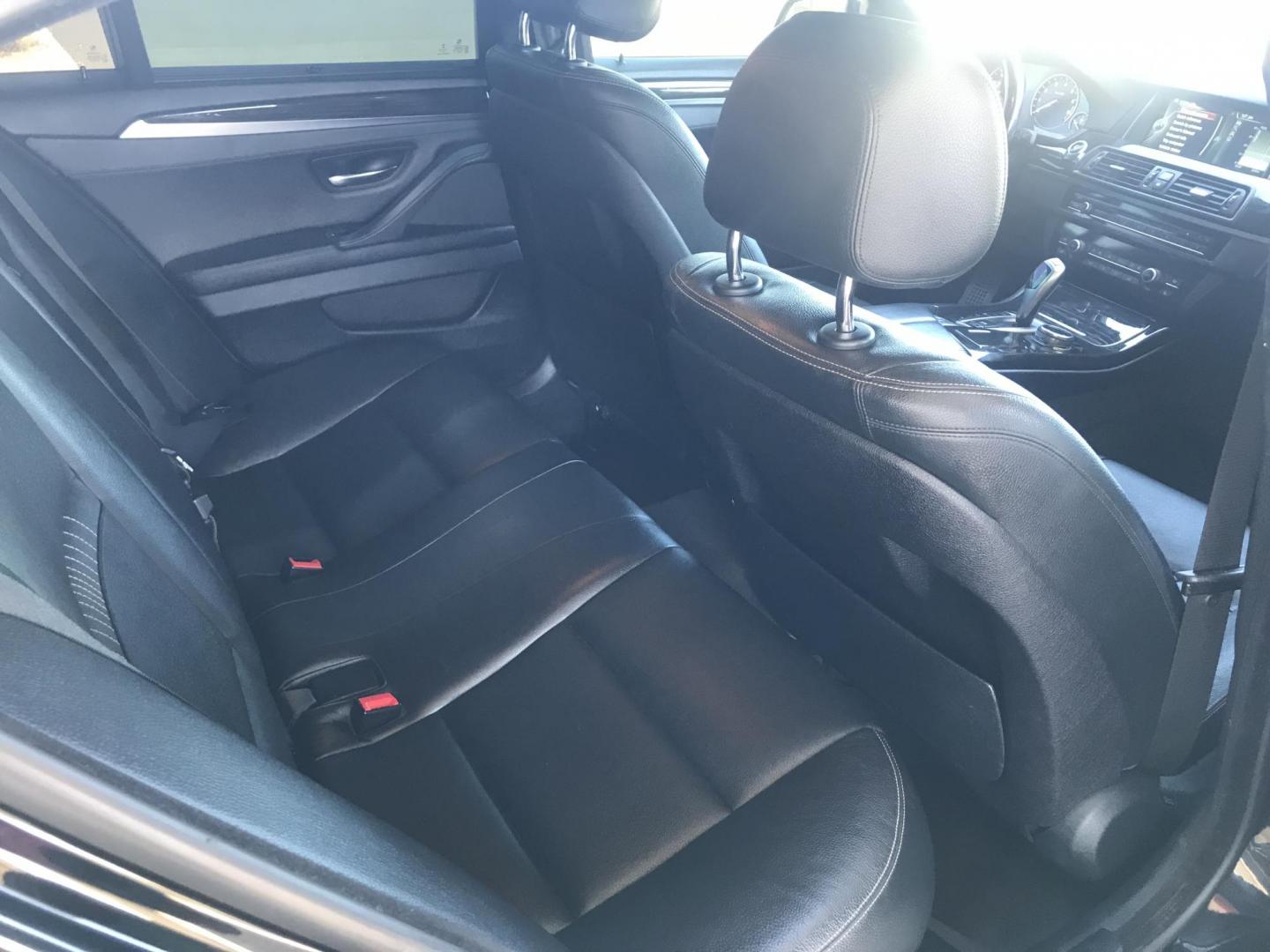 2014 black /black BMW 5-Series 535i xDrive (WBA5B3C58ED) with an 3.0L L6 DOHC 24V engine, 8-Speed Automatic transmission, located at 323 E Dunlap Ave., Phoenix, AZ, 85020, (602) 331-9000, 33.567677, -112.069000 - 2014 BMW 5-Series 535i X Drive,......A True Must See!!.... No accidents, Ice Cold AC, The car is gorgeous inside and out, power windows, power door locks, Gorgeous tinted sunroof, Stereo/Cd Player, Navigation, Phone sync, Bluetooth, Satellite radio compatible, Backup camera, Clean Black Interior wit - Photo#9