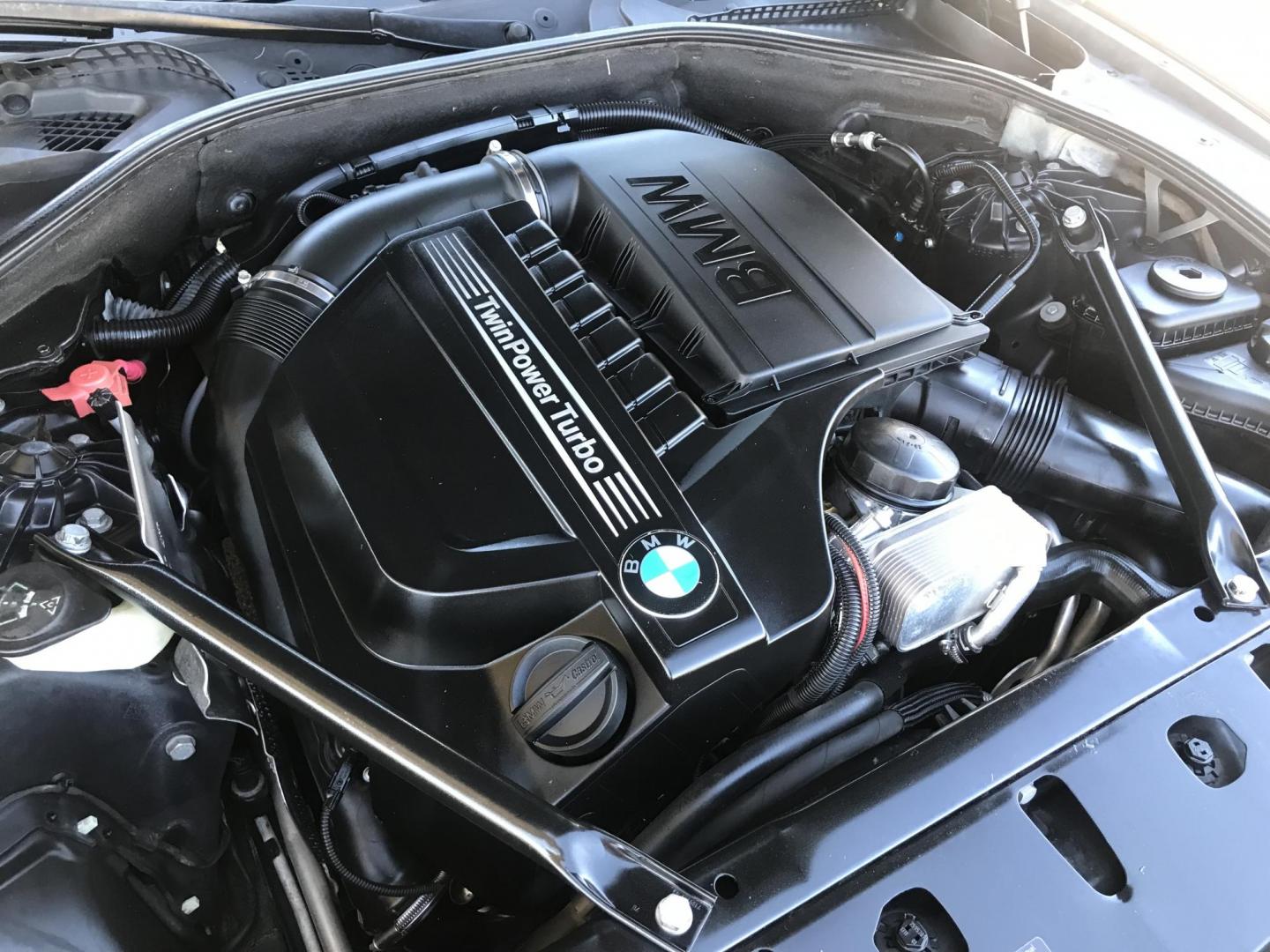 2014 black /black BMW 5-Series 535i xDrive (WBA5B3C58ED) with an 3.0L L6 DOHC 24V engine, 8-Speed Automatic transmission, located at 323 E Dunlap Ave., Phoenix, AZ, 85020, (602) 331-9000, 33.567677, -112.069000 - 2014 BMW 5-Series 535i X Drive,......A True Must See!!.... No accidents, Ice Cold AC, The car is gorgeous inside and out, power windows, power door locks, Gorgeous tinted sunroof, Stereo/Cd Player, Navigation, Phone sync, Bluetooth, Satellite radio compatible, Backup camera, Clean Black Interior wit - Photo#16