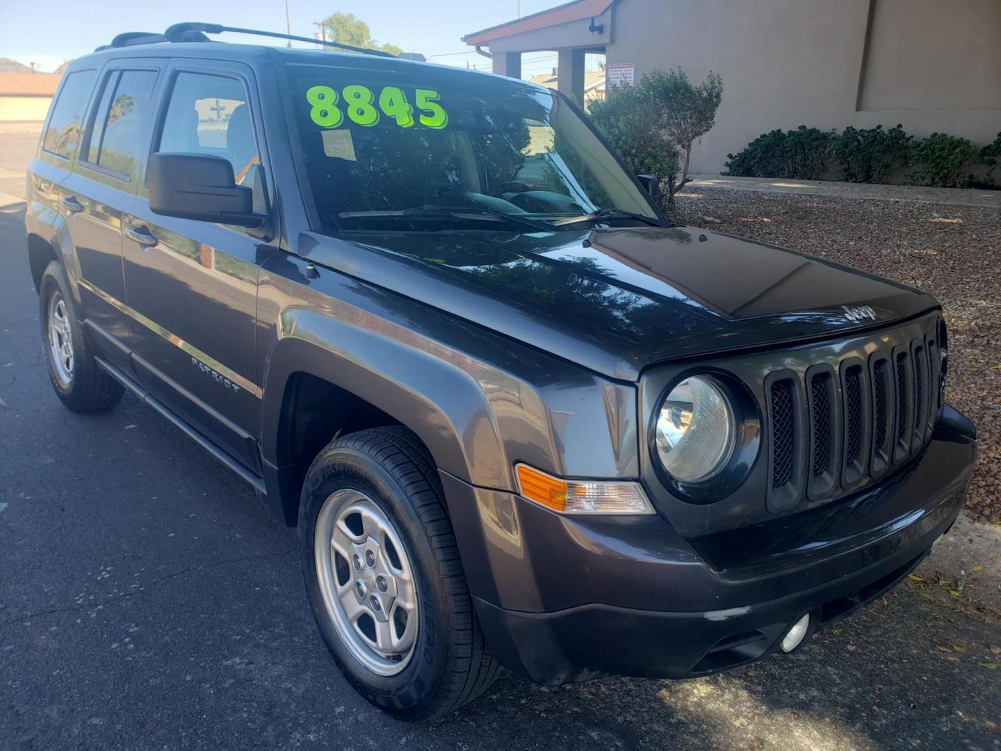 2017 gray /gray and black Jeep Patriot Sport 2WD (1C4NJPBA1HD) with an 2.0L L4 DOHC 16V engine, automatic transmission, located at 323 E Dunlap Ave., Phoenix, AZ, 85020, (602) 331-9000, 33.567677, -112.069000 - 2017 Jeep Patriot Sport 2WD,…….Ice Cold A/C, Clean gray and black interior with gray cloth seats in good condition, New brakes, Tune up, Stereo/CD Player, Bluetooth, Phone sync, Satellite compatible, This SUV is gorgeous inside and out, Incredible gas mileage! Arizona title , Runs and Drives E - Photo#2