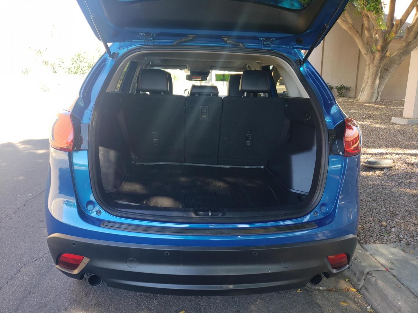 2014 BLUE /gray and black Mazda CX-5 Grand Touring (JM3KE2DYXE0) with an 2.5L L4 DOHC 16V engine, 6-Speed Automatic transmission, located at 323 E Dunlap Ave., Phoenix, AZ, 85020, (602) 331-9000, 33.567677, -112.069000 - 2014 Mazda CX-5 Grand Touring,…….Ice Cold A/C, Clean gray and black interior with gray leather seats in good condition, New brakes, Tune up, gorgeous tinted sunroof, touch screen Stereo/CD Player, Bluetooth, Phone sync, Satellite compatible, Backup camera, Navigation, rear A/C, This SUV is gorg - Photo#16