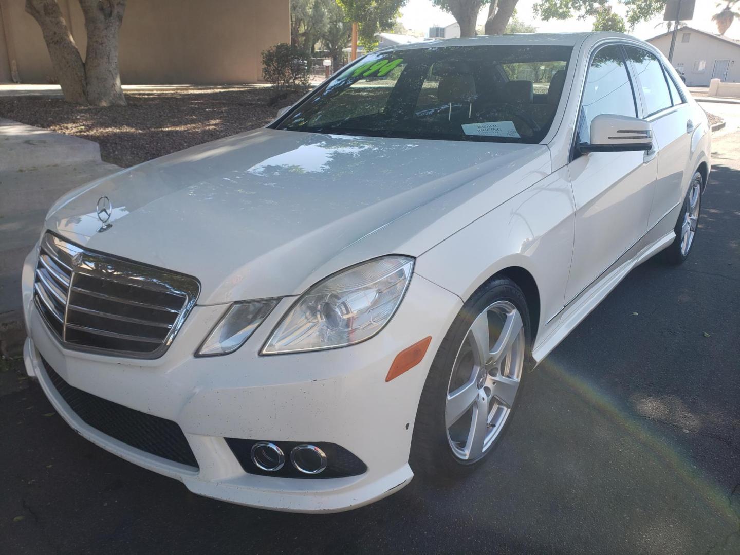 2010 WHITE /Tan and black Mercedes-Benz E-Class E350 Sedan (WDDHF5GB4AA) with an 3.5L V6 DOHC 24V engine, 7-Speed Automatic transmission, located at 323 E Dunlap Ave., Phoenix, AZ, 85020, (602) 331-9000, 33.567677, -112.069000 - 2010 Mercedes-Benz E-Class E350 Sedan…..A Must See!! ……..No accidents,……. Ice cold AC front and rear. The car is gorgeous inside and out. Power windows, Power door locks, Stereo/CD Player, Phone sync, Bluetooth, Satellite compatible, Navigation, backup camera, Beautiful tan and black inter - Photo#0