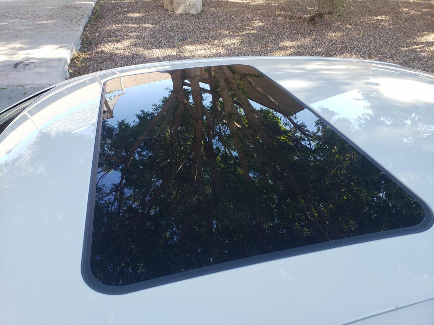 2010 WHITE /Tan and black Mercedes-Benz E-Class E350 Sedan (WDDHF5GB4AA) with an 3.5L V6 DOHC 24V engine, 7-Speed Automatic transmission, located at 323 E Dunlap Ave., Phoenix, AZ, 85020, (602) 331-9000, 33.567677, -112.069000 - 2010 Mercedes-Benz E-Class E350 Sedan…..A Must See!! ……..No accidents,……. Ice cold AC front and rear. The car is gorgeous inside and out. Power windows, Power door locks, Stereo/CD Player, Phone sync, Bluetooth, Satellite compatible, Navigation, backup camera, Beautiful tan and black inter - Photo#15