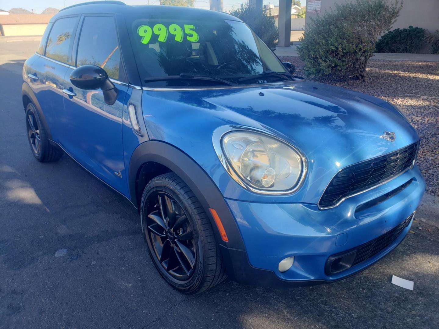 2013 BLUE /gray and black Mini Countryman S ALL4 (WMWZC5C55DW) with an 1.6L L4 DOHC 16V TURBO engine, manuel transmission, located at 323 E Dunlap Ave., Phoenix, AZ, 85020, (602) 331-9000, 33.567677, -112.069000 - 2013 MINI Cooper S,.......EXCELLENT CONDITION........A REAL MUST SEE.....ONLY 105K MILES,....Ice Clod AC...Stereo/CD Player, phone sync, Bluetooth, Gray and black interior with black leather seats in near perfect condition....Runs and Drives Excellent. passed emissions...... Call or text Jody 602-44 - Photo#2