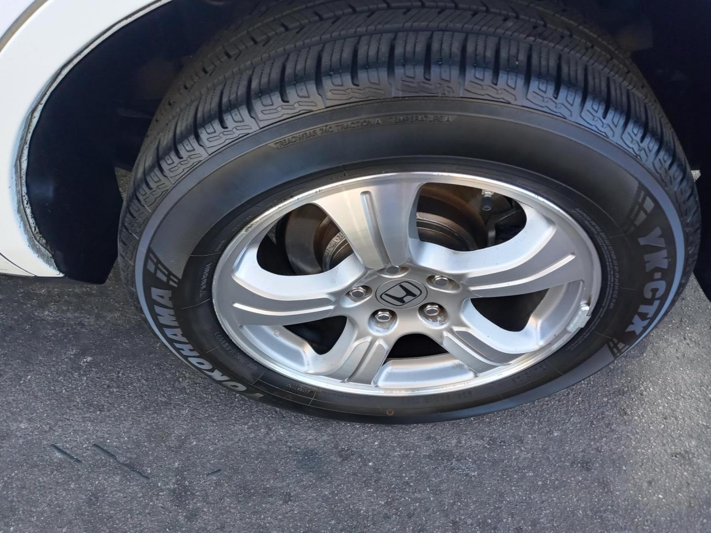 2013 WHITE /gray and black Honda Pilot EX 2WD 5-Spd AT (5FNYF3H4XDB) with an 3.5L V6 SOHC 24V engine, 5-Speed Automatic transmission, located at 323 E Dunlap Ave., Phoenix, AZ, 85020, (602) 331-9000, 33.567677, -112.069000 - 2013 Honda Pilot EX 2WD 5-Spd AT,……. EXCELLENT condition,…… A Real Must See!!.... No accidents, Power everything, Ice cold ac, gray and black interior with gray cloth seats in near perfect condition, power windows, power door locks, stereo/cd player, phone sync, blue tooth, 3RD ROW Seating, - Photo#20
