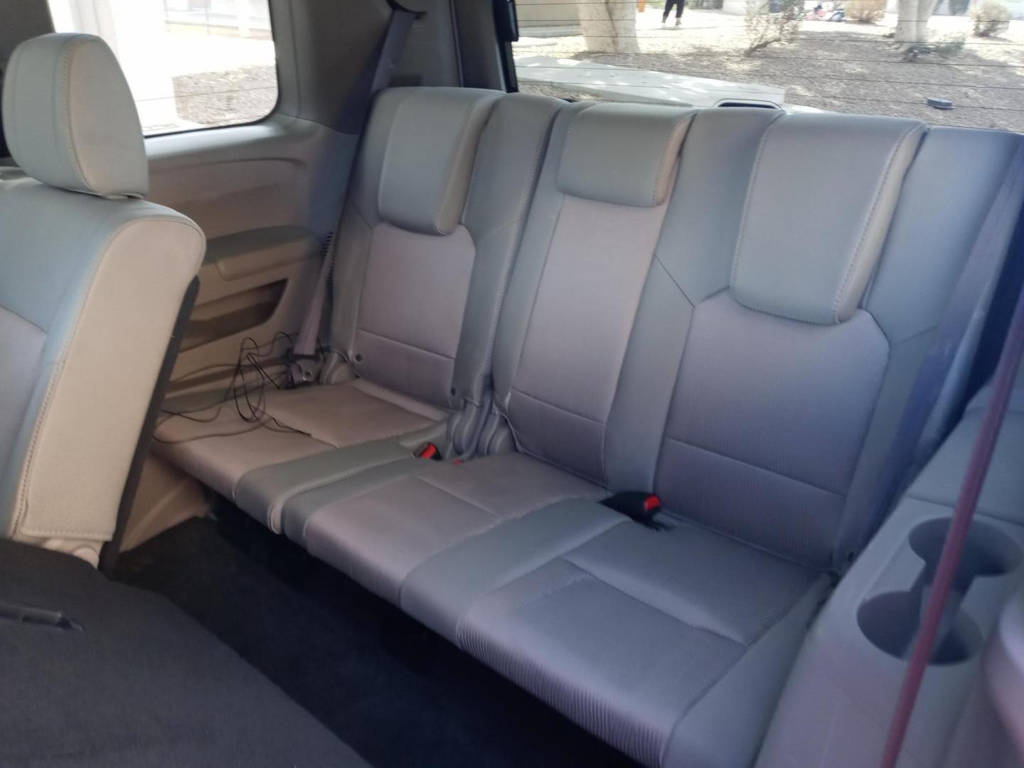 2013 WHITE /gray and black Honda Pilot EX 2WD 5-Spd AT (5FNYF3H4XDB) with an 3.5L V6 SOHC 24V engine, 5-Speed Automatic transmission, located at 323 E Dunlap Ave., Phoenix, AZ, 85020, (602) 331-9000, 33.567677, -112.069000 - 2013 Honda Pilot EX 2WD 5-Spd AT,……. EXCELLENT condition,…… A Real Must See!!.... No accidents, Power everything, Ice cold ac, gray and black interior with gray cloth seats in near perfect condition, power windows, power door locks, stereo/cd player, phone sync, blue tooth, 3RD ROW Seating, - Photo#12