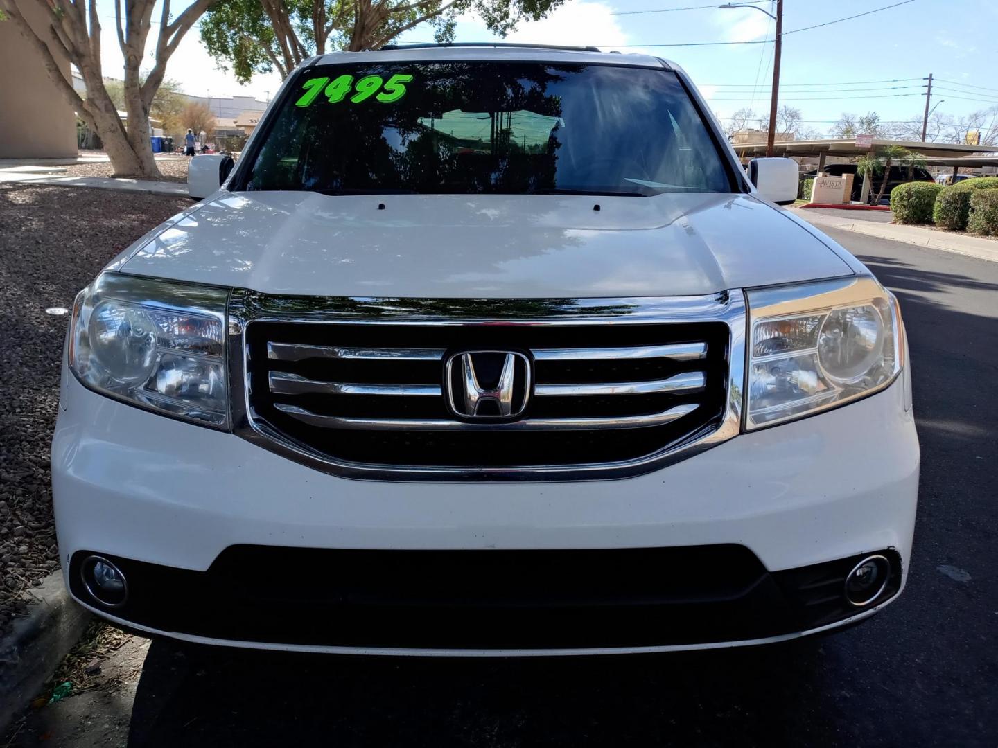 2013 WHITE /gray and black Honda Pilot EX 2WD 5-Spd AT (5FNYF3H4XDB) with an 3.5L V6 SOHC 24V engine, 5-Speed Automatic transmission, located at 323 E Dunlap Ave., Phoenix, AZ, 85020, (602) 331-9000, 33.567677, -112.069000 - 2013 Honda Pilot EX 2WD 5-Spd AT,……. EXCELLENT condition,…… A Real Must See!!.... No accidents, Power everything, Ice cold ac, gray and black interior with gray cloth seats in near perfect condition, power windows, power door locks, stereo/cd player, phone sync, blue tooth, 3RD ROW Seating, - Photo#1