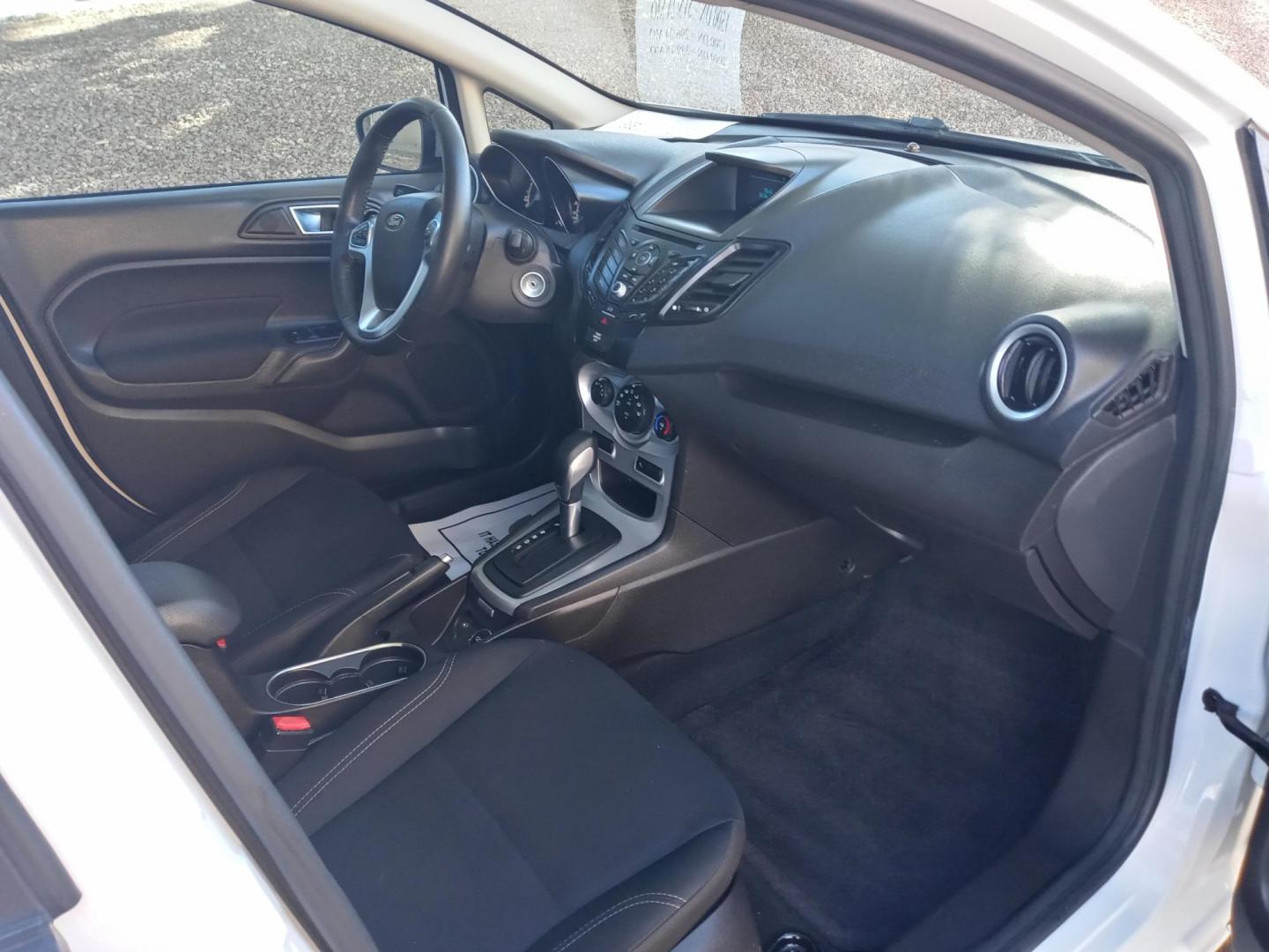 2016 WHITE /gray and black Ford Fiesta SE Hatchback (3FADP4EJ2GM) with an 1.6L L4 DOHC 16V engine, automatic transmission, located at 323 E Dunlap Ave., Phoenix, AZ, 85020, (602) 331-9000, 33.567677, -112.069000 - Photo#13