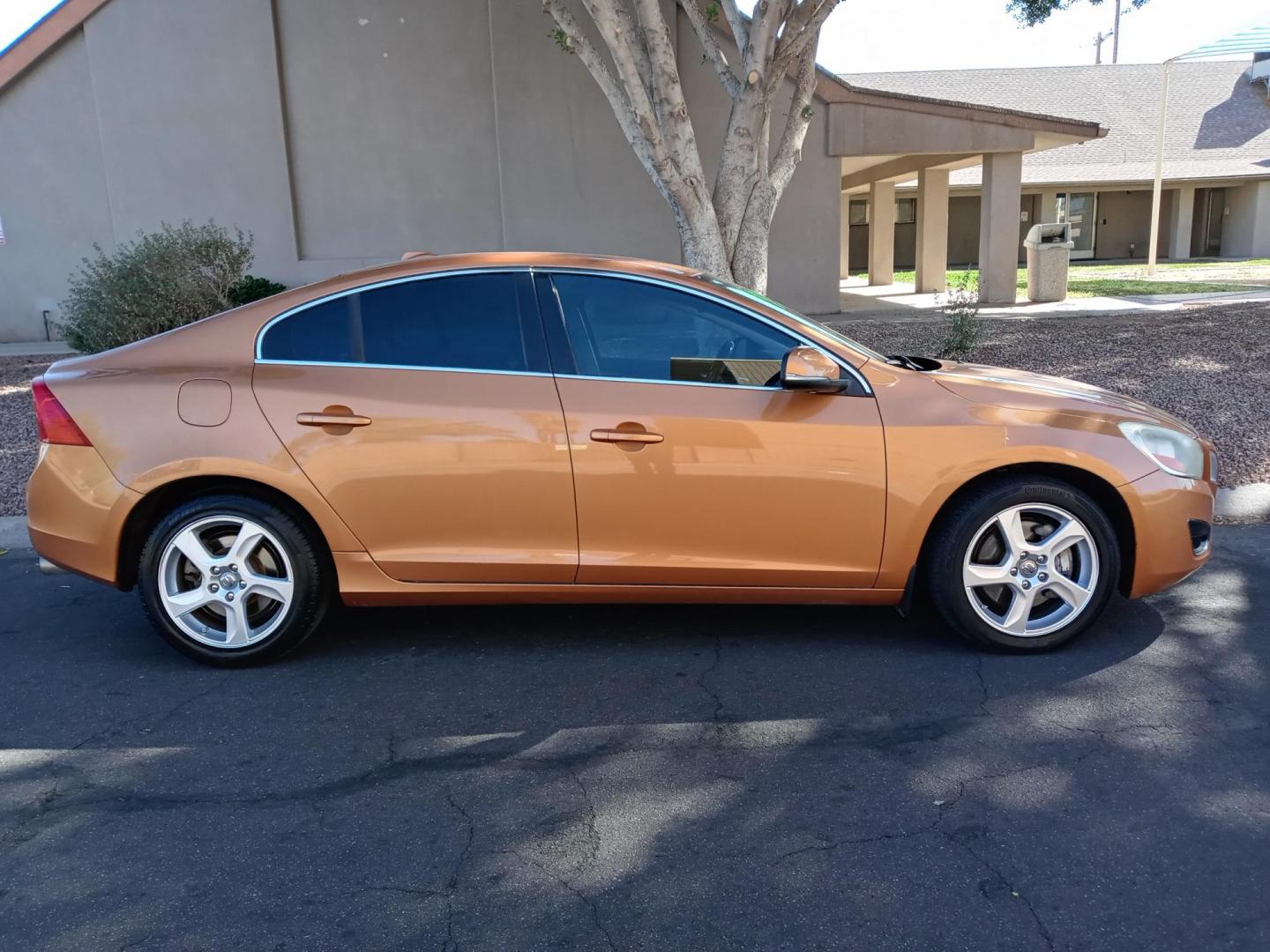 2012 bronze /gray and black Volvo S60 T5 (YV1622FS2C2) with an 2.5L L5 DOHC 20V TURBO engine, 6-Speed Automatic transmission, located at 323 E Dunlap Ave., Phoenix, AZ, 85020, (602) 331-9000, 33.567677, -112.069000 - 2012 Volvo S60 T5,……. EXCELLENT condition,…… A Real Must See!!.... No accidents, Power everything, Ice cold ac, gray and black interior with black cloth seats in near perfect condition, power windows, power door locks, stereo/cd player, phone sync, blue tooth, satellite compatible, clean Ar - Photo#3
