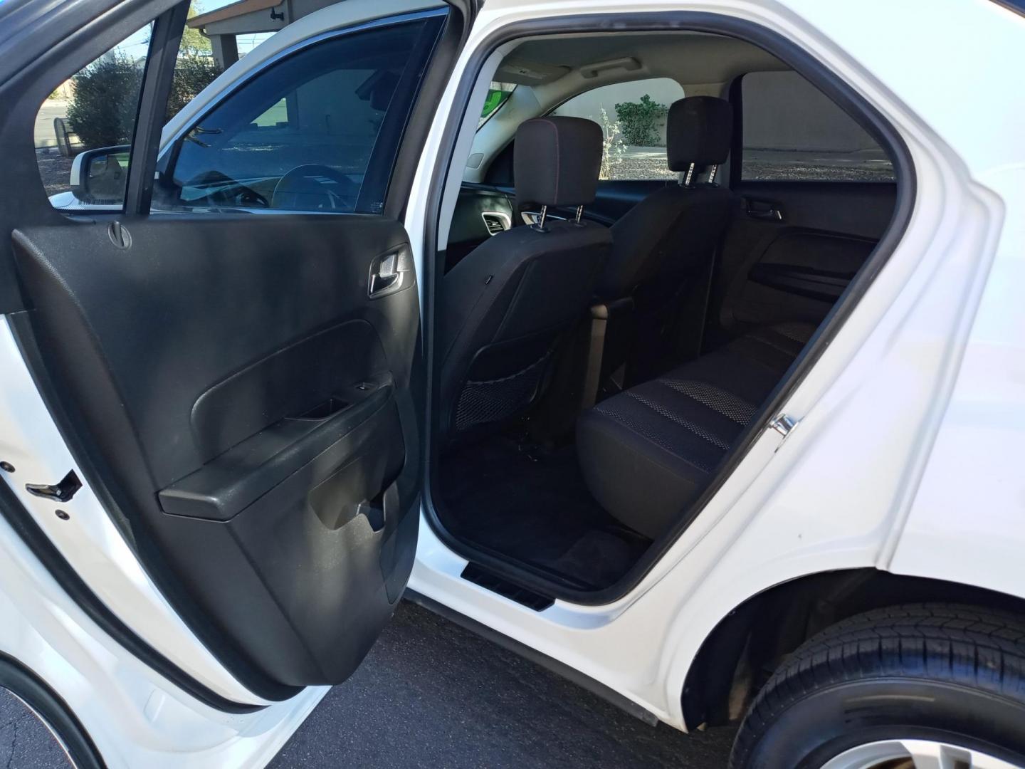 2013 WHITE /gray and black Chevrolet Equinox 1LT AWD (2GNFLEEK0D6) with an 2.4L L4 DOHC 16V engine, 6-Speed Automatic transmission, located at 323 E Dunlap Ave., Phoenix, AZ, 85020, (602) 331-9000, 33.567677, -112.069000 - 2013 Chevrolet Equinox 1LT AWD,……. EXCELLENT condition,…… A Real Must See!!.... No accidents, Power everything, Ice cold ac, gray and black interior with black cloth seats in near perfect condition, power windows, power door locks, touch screen stereo/cd player, phone sync, blue tooth, backu - Photo#9