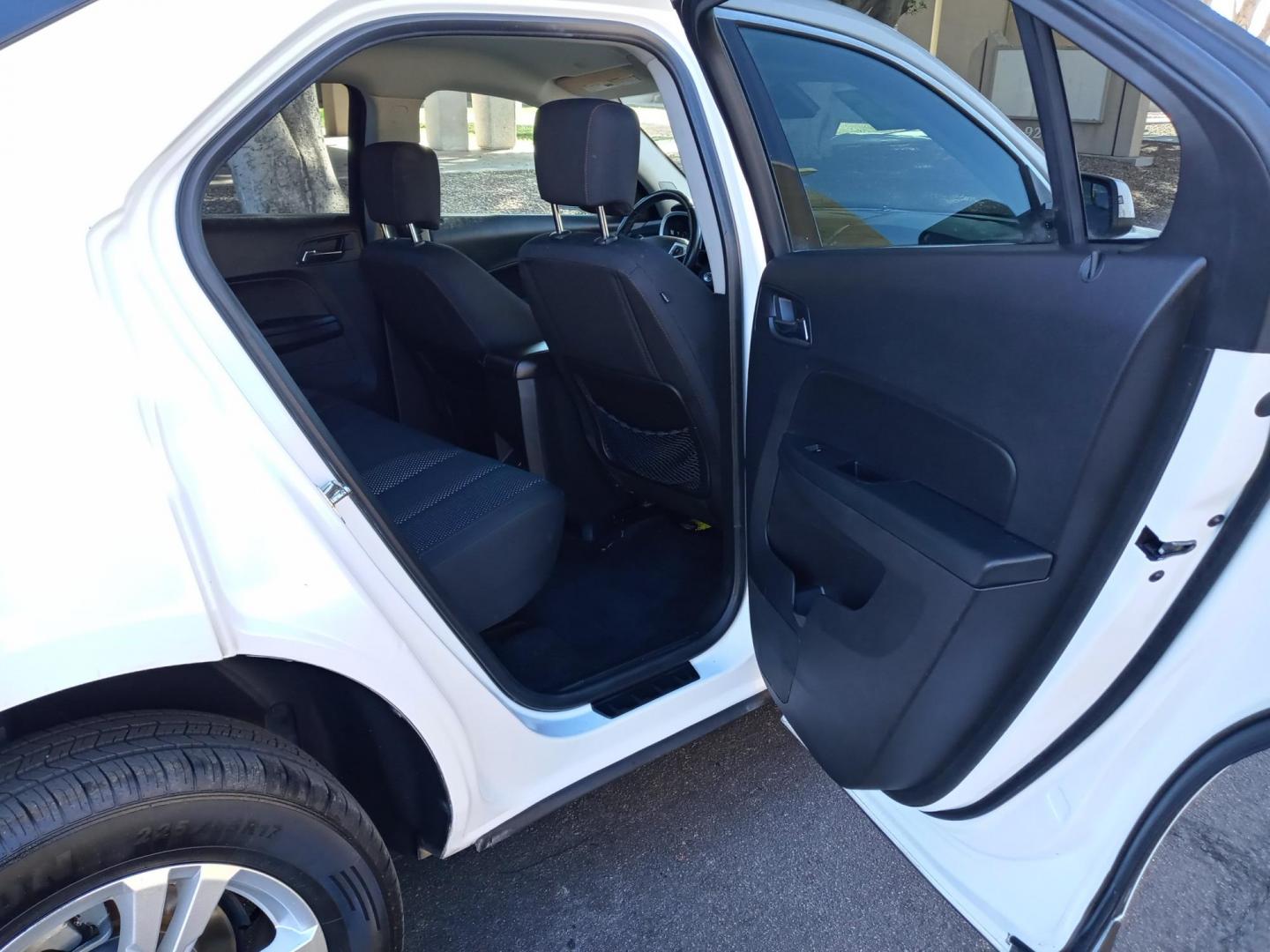 2013 WHITE /gray and black Chevrolet Equinox 1LT AWD (2GNFLEEK0D6) with an 2.4L L4 DOHC 16V engine, 6-Speed Automatic transmission, located at 323 E Dunlap Ave., Phoenix, AZ, 85020, (602) 331-9000, 33.567677, -112.069000 - 2013 Chevrolet Equinox 1LT AWD,……. EXCELLENT condition,…… A Real Must See!!.... No accidents, Power everything, Ice cold ac, gray and black interior with black cloth seats in near perfect condition, power windows, power door locks, touch screen stereo/cd player, phone sync, blue tooth, backu - Photo#13