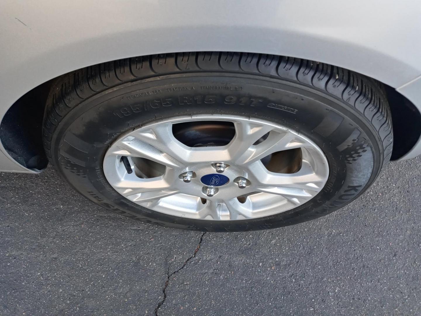 2016 silver /gray and black Ford Fiesta SE Hatchback (3FADP4EJ8GM) with an 1.6L L4 DOHC 16V engine, automatic transmission, located at 323 E Dunlap Ave., Phoenix, AZ, 85020, (602) 331-9000, 33.567677, -112.069000 - 2016 Ford Fiesta SE Hatchback,...... EXCELLENT condition, A Real Must See!!.... No accidents, Ice cold ac, Stereo/CD Player, Bluetooth, Phone sync, Clean Black and gray interior with Black cloth seats in near perfect condition, power windows, power door locks, clean Arizona title, Runs and Drives E - Photo#17