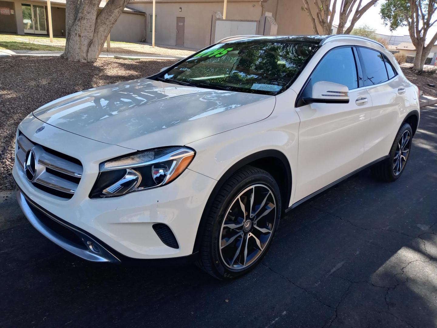 2017 WHITE /black Mercedes-Benz GLA-Class GLA250 (WDCTG4EBXHJ) with an 2.0L L4 DOHC 16V TURBO engine, 7A transmission, located at 323 E Dunlap Ave., Phoenix, AZ, 85020, (602) 331-9000, 33.567677, -112.069000 - 2017 Mercedes-Benz GLA-Class GLA250,......A True Must See!! No accidents, IceCold AC, The car is gorgeous inside and out, power windows, power door locks, Gorgeous tinted sunroof, Stereo/Cd Player, Navigation, Phone sync, Bluetooth, Satellite radio compatible, Backup camera, Clean Black Interior wit - Photo#0