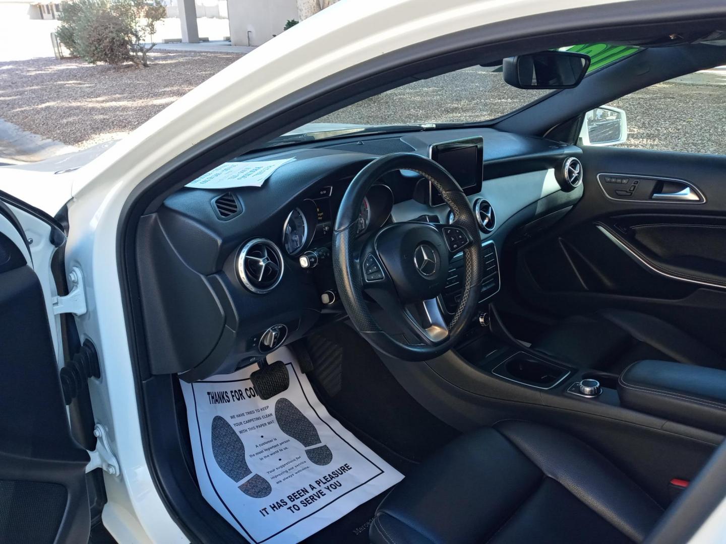 2017 WHITE /black Mercedes-Benz GLA-Class GLA250 (WDCTG4EBXHJ) with an 2.0L L4 DOHC 16V TURBO engine, 7A transmission, located at 323 E Dunlap Ave., Phoenix, AZ, 85020, (602) 331-9000, 33.567677, -112.069000 - 2017 Mercedes-Benz GLA-Class GLA250,......A True Must See!! No accidents, IceCold AC, The car is gorgeous inside and out, power windows, power door locks, Gorgeous tinted sunroof, Stereo/Cd Player, Navigation, Phone sync, Bluetooth, Satellite radio compatible, Backup camera, Clean Black Interior wit - Photo#9