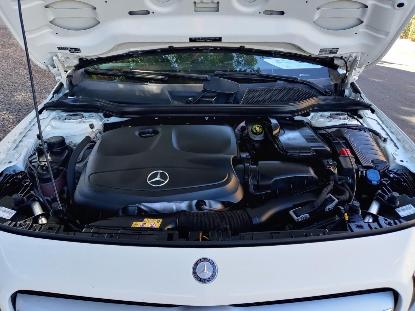 2017 WHITE /black Mercedes-Benz GLA-Class GLA250 (WDCTG4EBXHJ) with an 2.0L L4 DOHC 16V TURBO engine, 7A transmission, located at 323 E Dunlap Ave., Phoenix, AZ, 85020, (602) 331-9000, 33.567677, -112.069000 - 2017 Mercedes-Benz GLA-Class GLA250,......A True Must See!! No accidents, IceCold AC, The car is gorgeous inside and out, power windows, power door locks, Gorgeous tinted sunroof, Stereo/Cd Player, Navigation, Phone sync, Bluetooth, Satellite radio compatible, Backup camera, Clean Black Interior wit - Photo#18